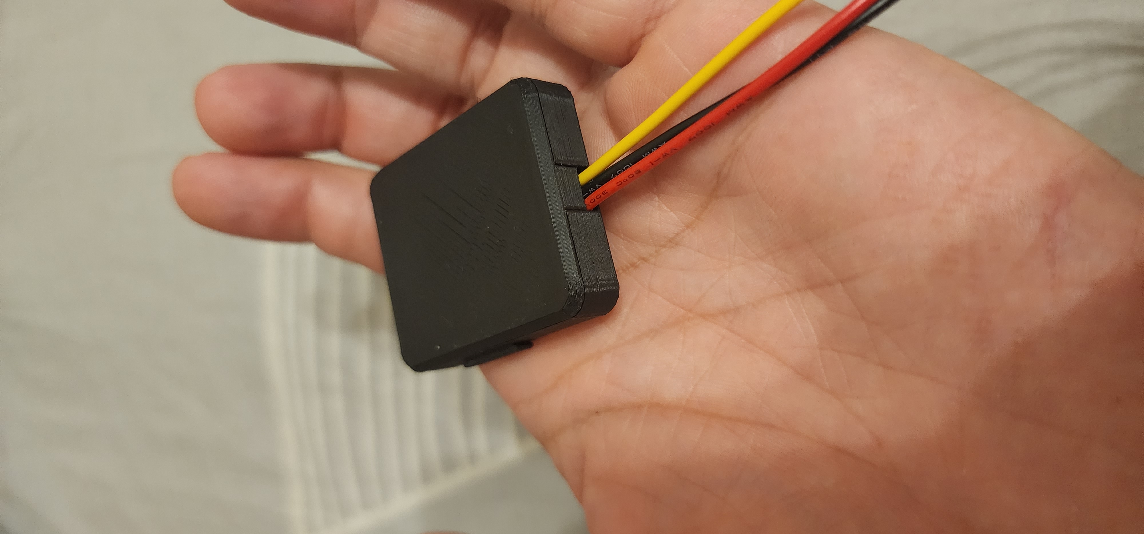 Tiny "ESP8266 D1 mini" case with button — miniatura 4