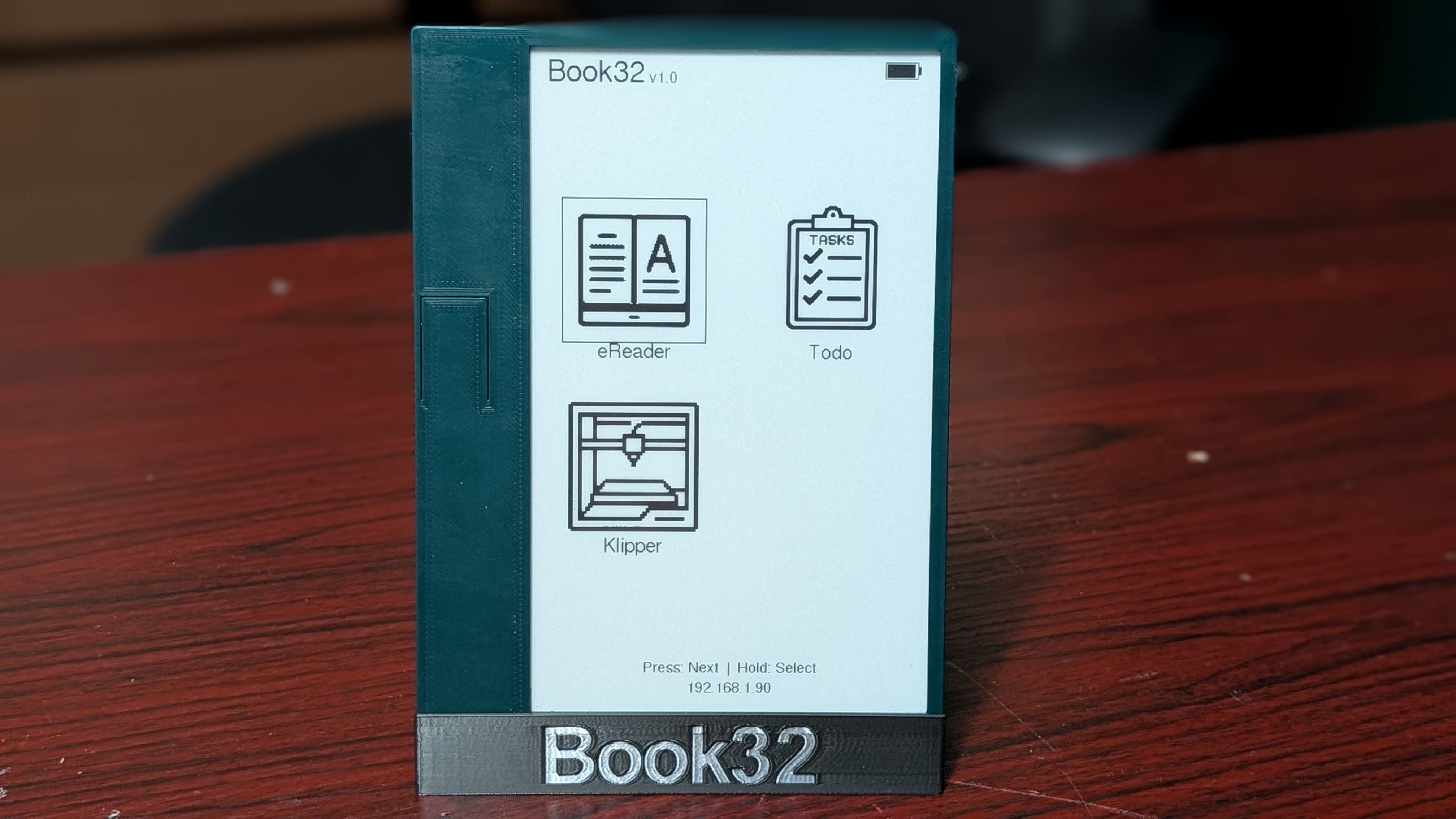 Cheap DIY ESP32 eReader Book32