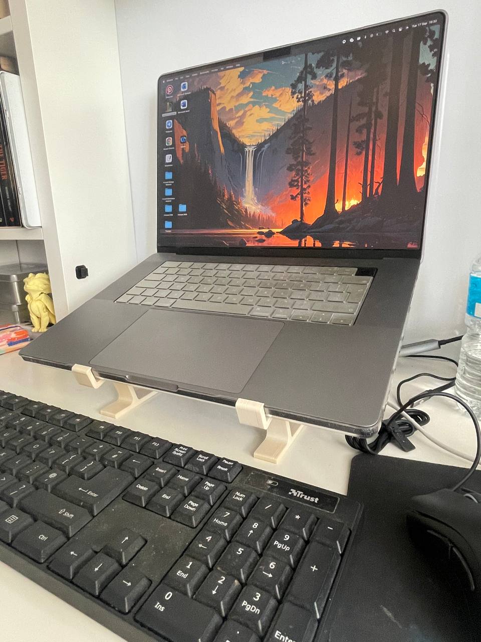 Macbook Stand 16inch + Case — miniatura 2