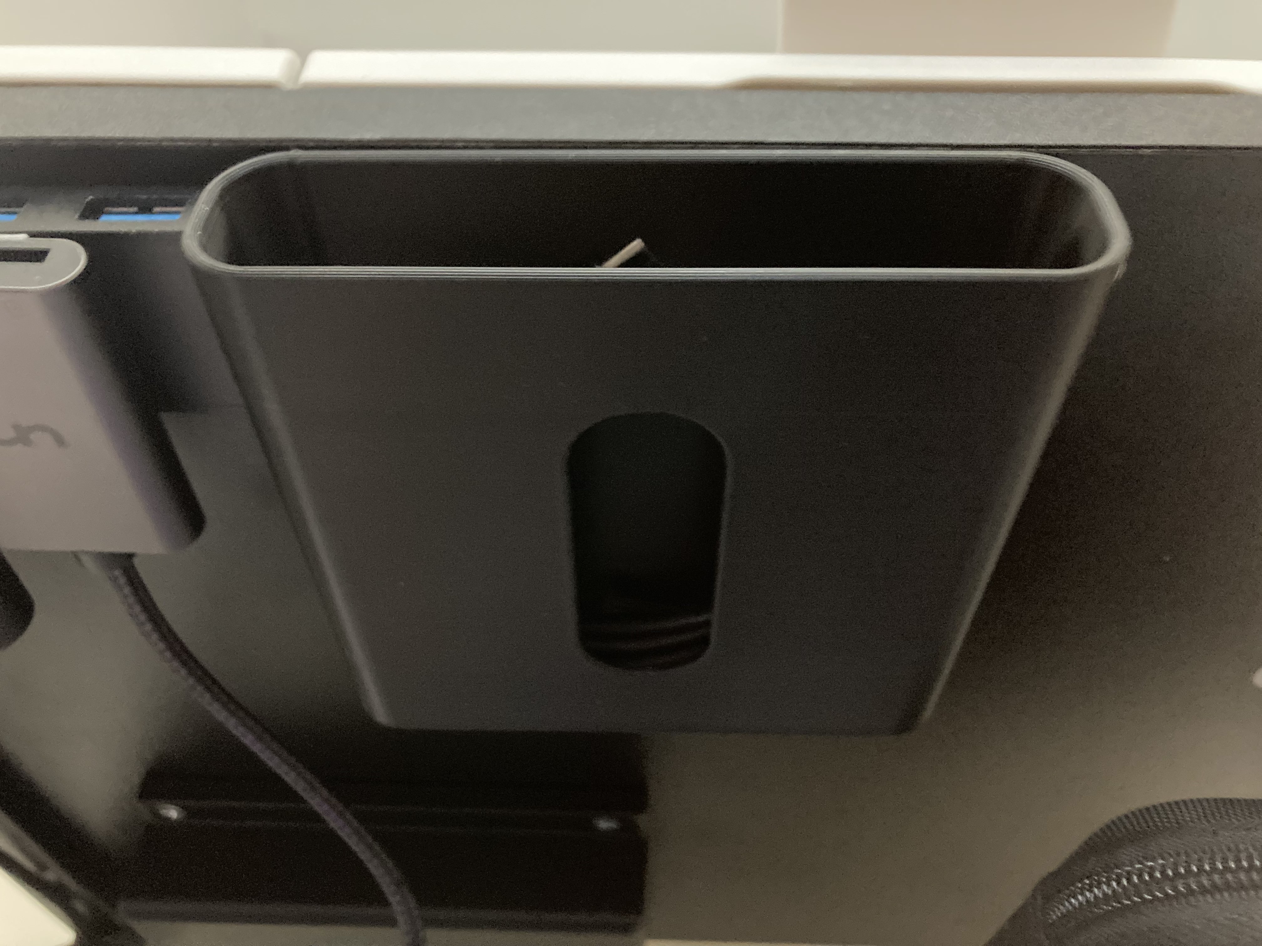 Miniatura 2 do modelo 3D Cable Tray