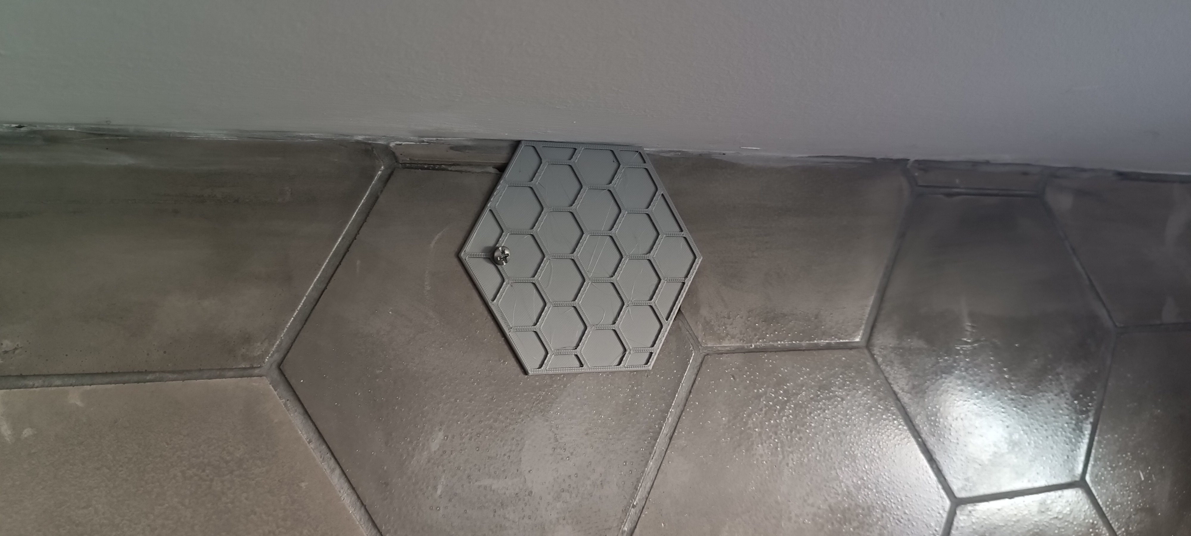 Miniatura 5 do modelo 3D Hexagonal Cover for Octagonal Electrical Box