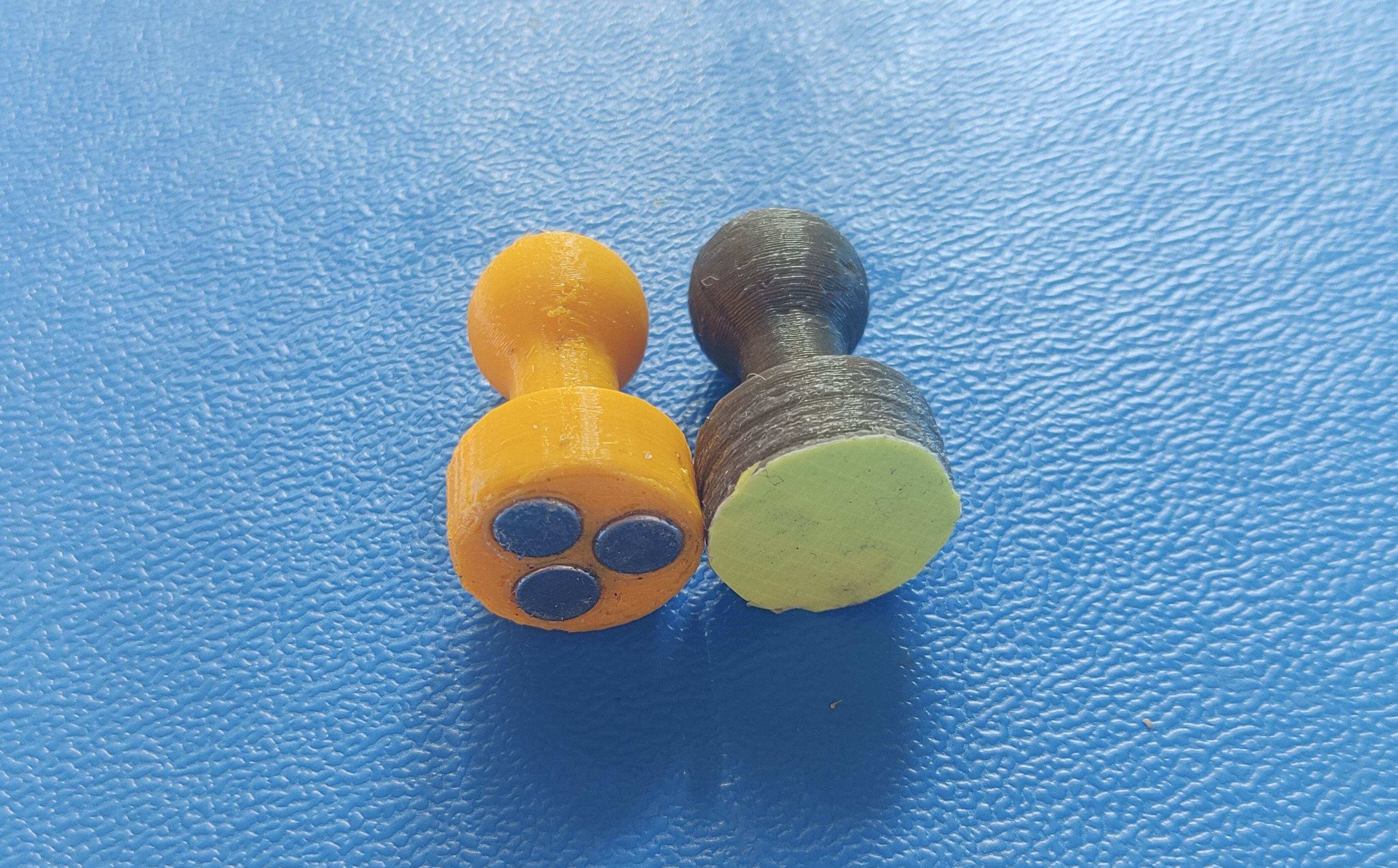 Miniatura 2 do modelo 3D Magnetic push pin