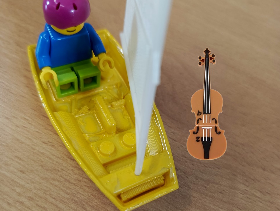 LEGO SAILBOAT — miniatura 3