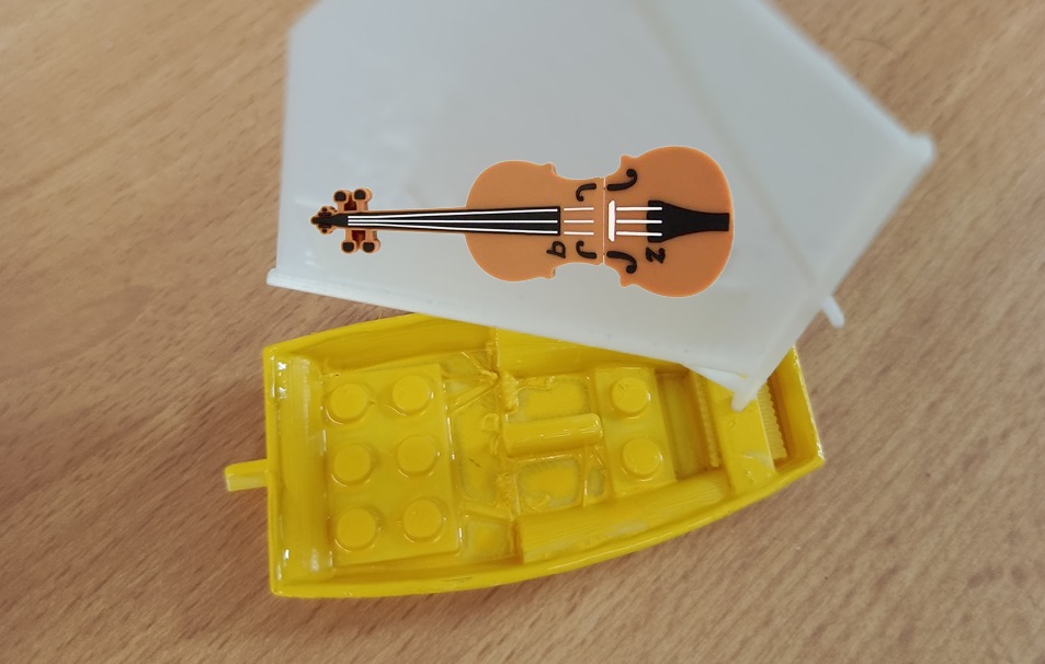LEGO SAILBOAT — miniatura 2