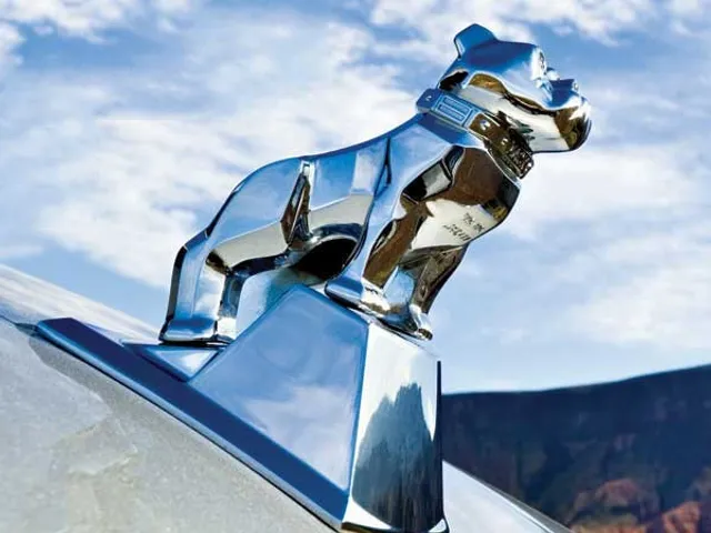 MACK Bulldog hood ornament