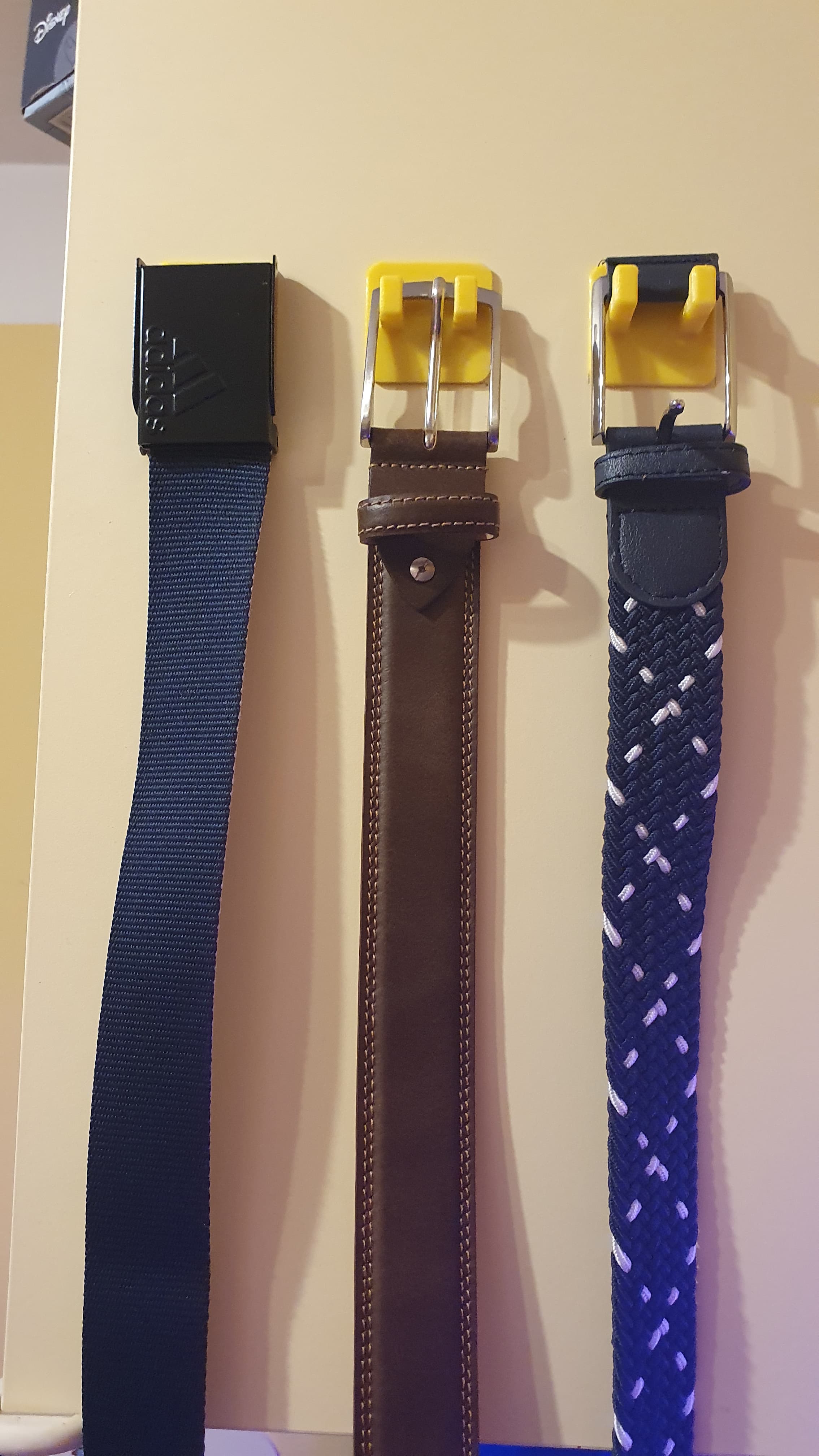 Belt hanger for every type of belt/ držák na všechny druhy pásků