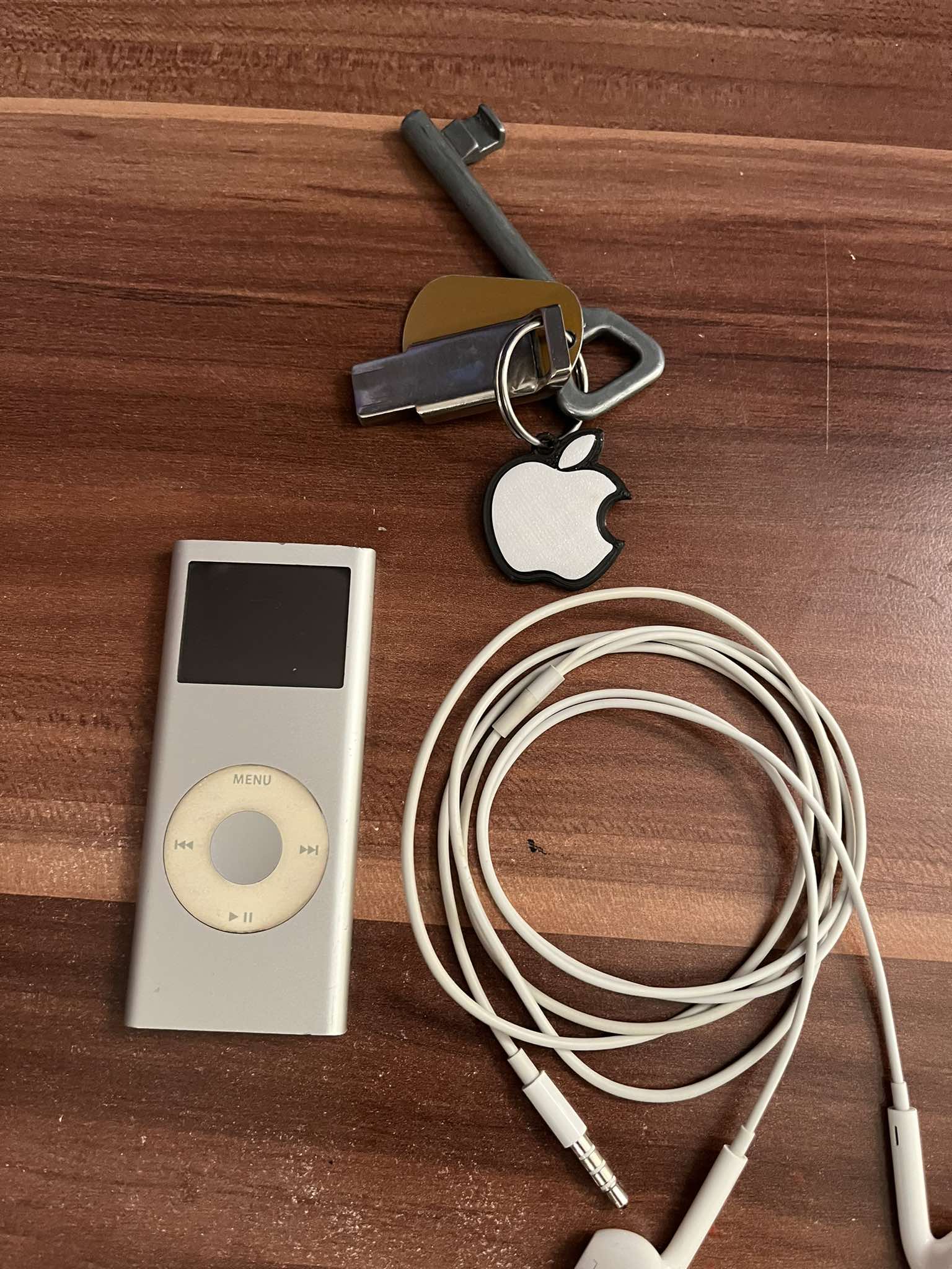 Apple přívešek na kliče