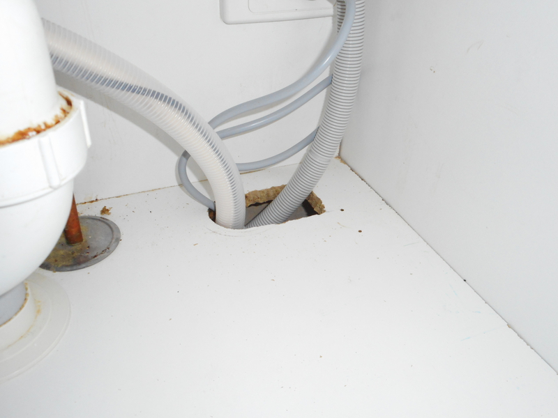 Dishwasher Pipe Hole plug (Aquastop fix) by Bazzalight Download free