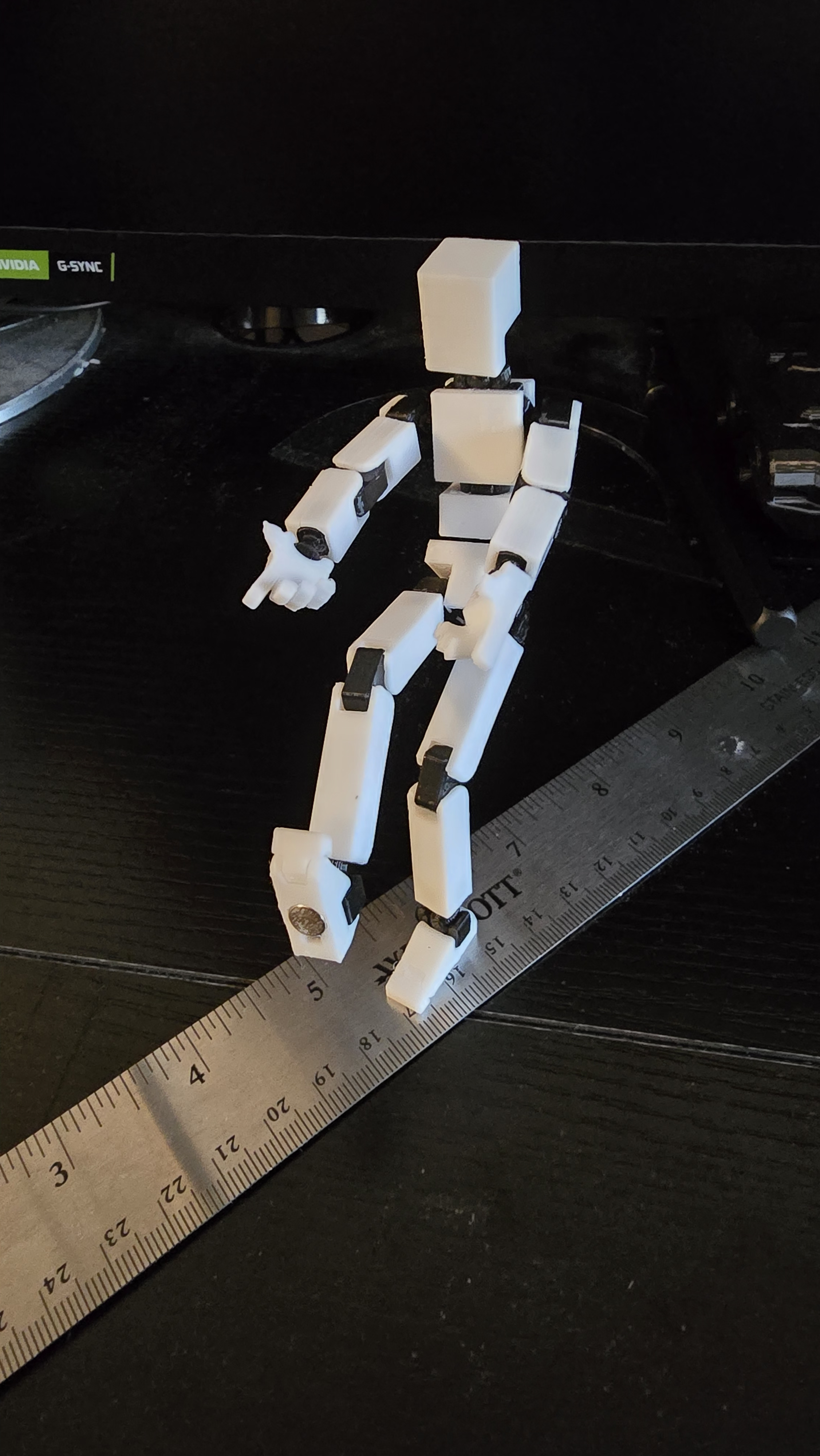 Easy 13/Lucky 13 Posable feet with magnet hole 6x3 mm