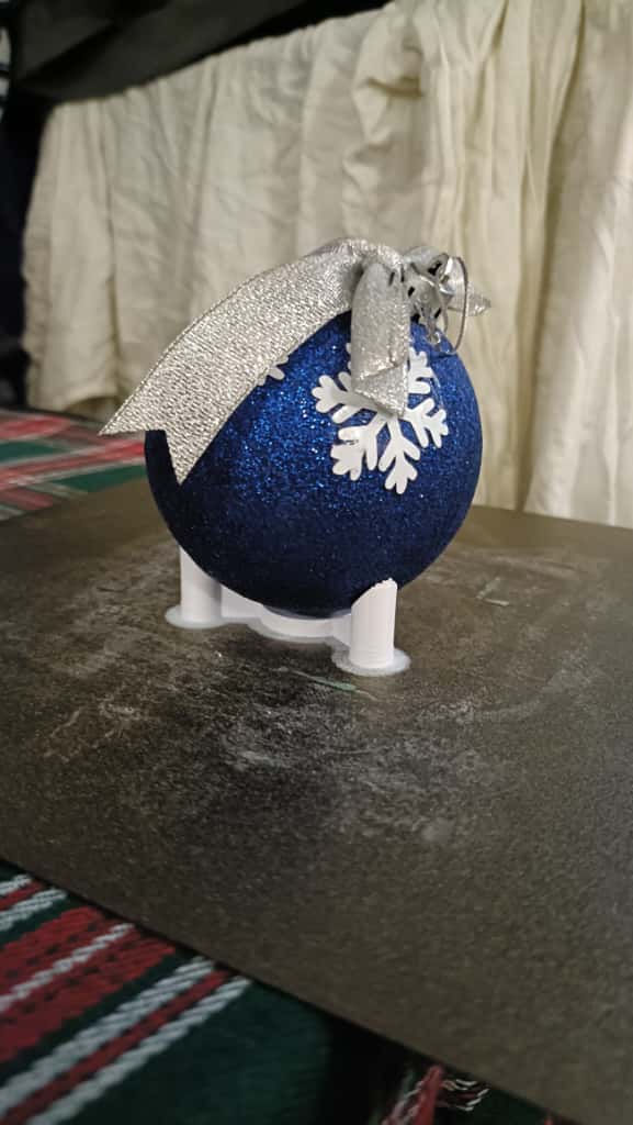 CHRISTMAS BALL STAND