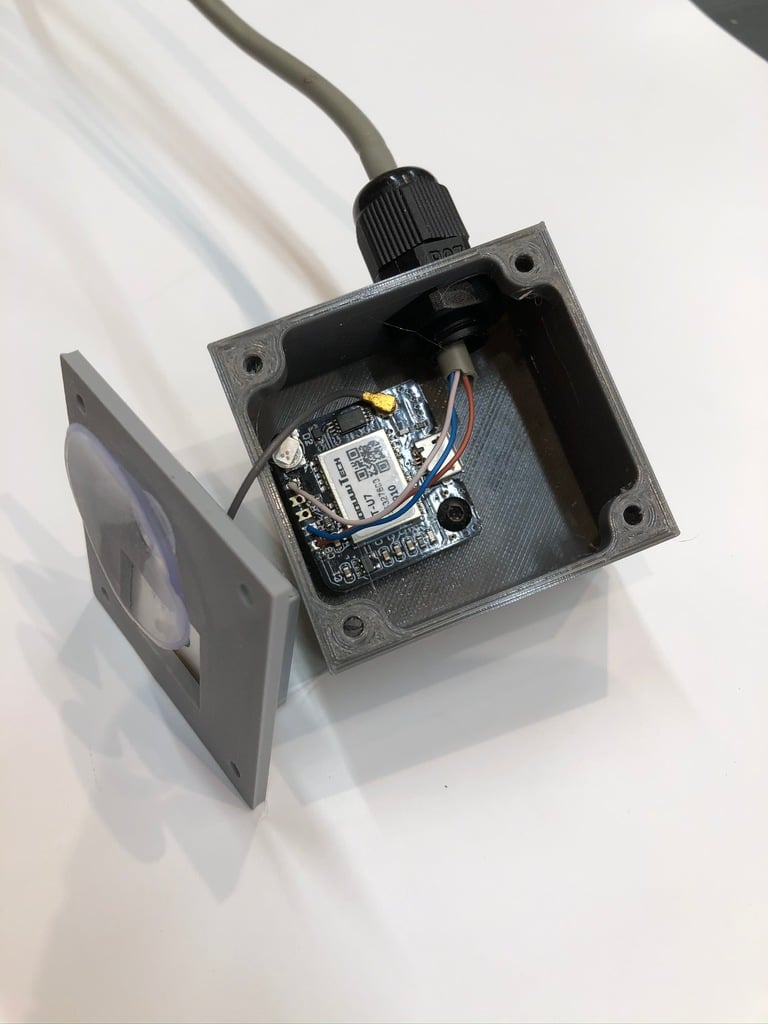 GPS Module Enclosure with Window Mount (25x25 mm antenna)