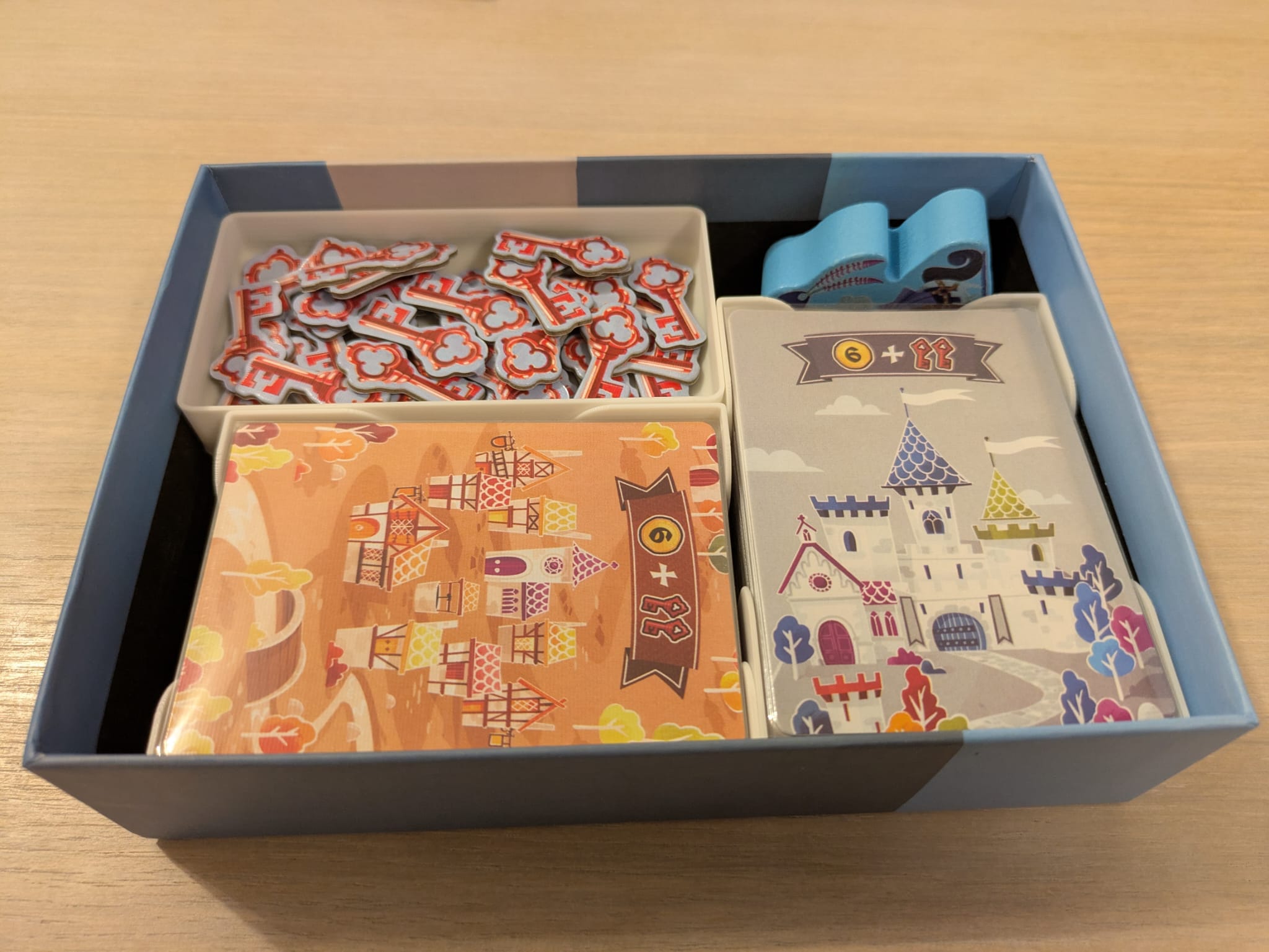 Castle Combo insert for sleeved cards