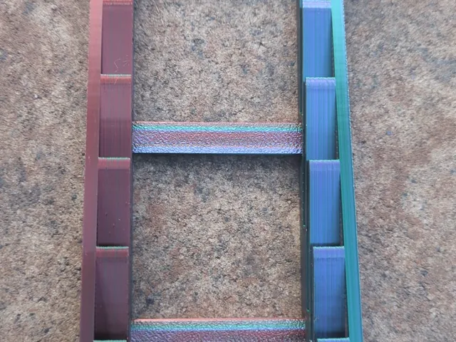 Wand-Kreditkartenhalter / Wall-Mounted Credit Card Holder