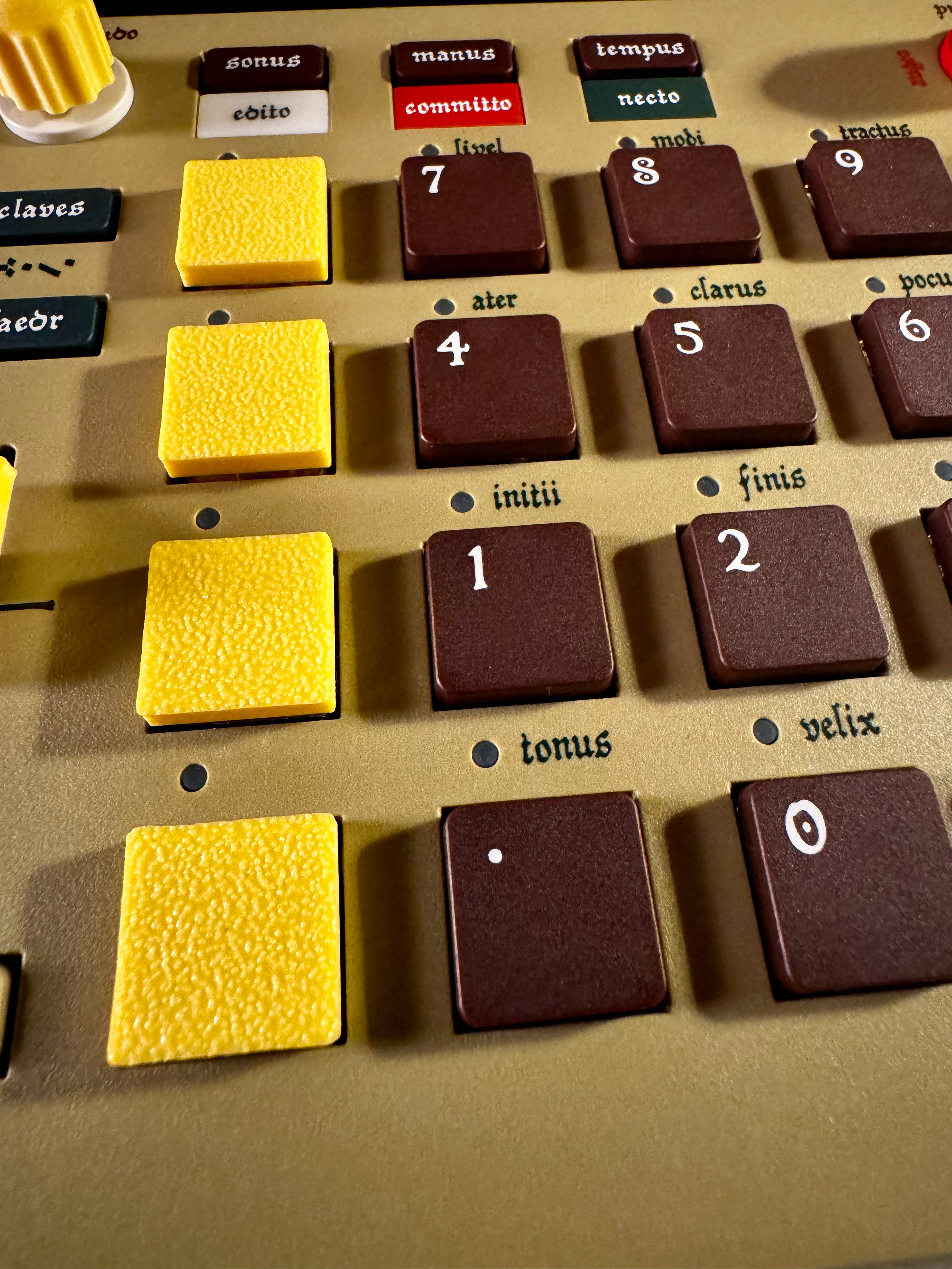 teenage engineering EP-133 K.O. II EP-1320 Medieval Keycap — miniatura 2
