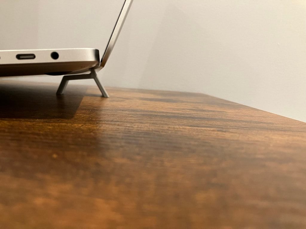 Minimalistic Macbook Pro stand — miniatura 2