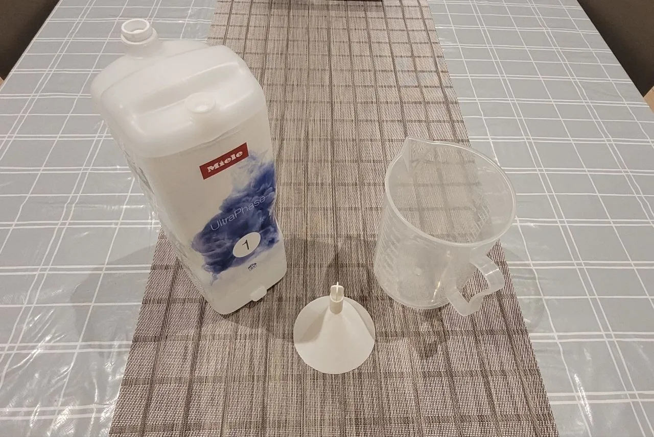 Miele Ultraphase (non-refillable container) funnel