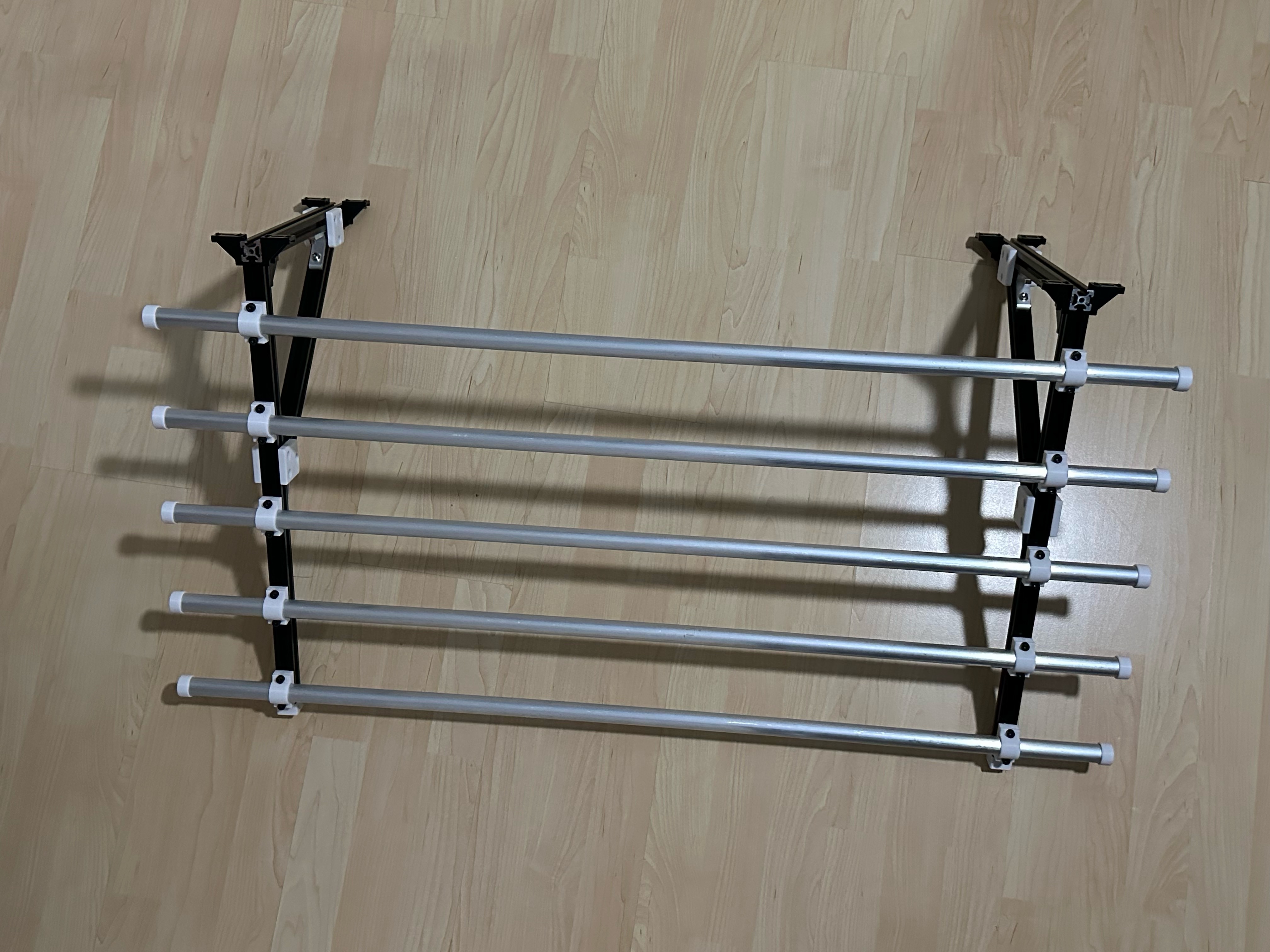 Clothes rack with 20x20 profiles