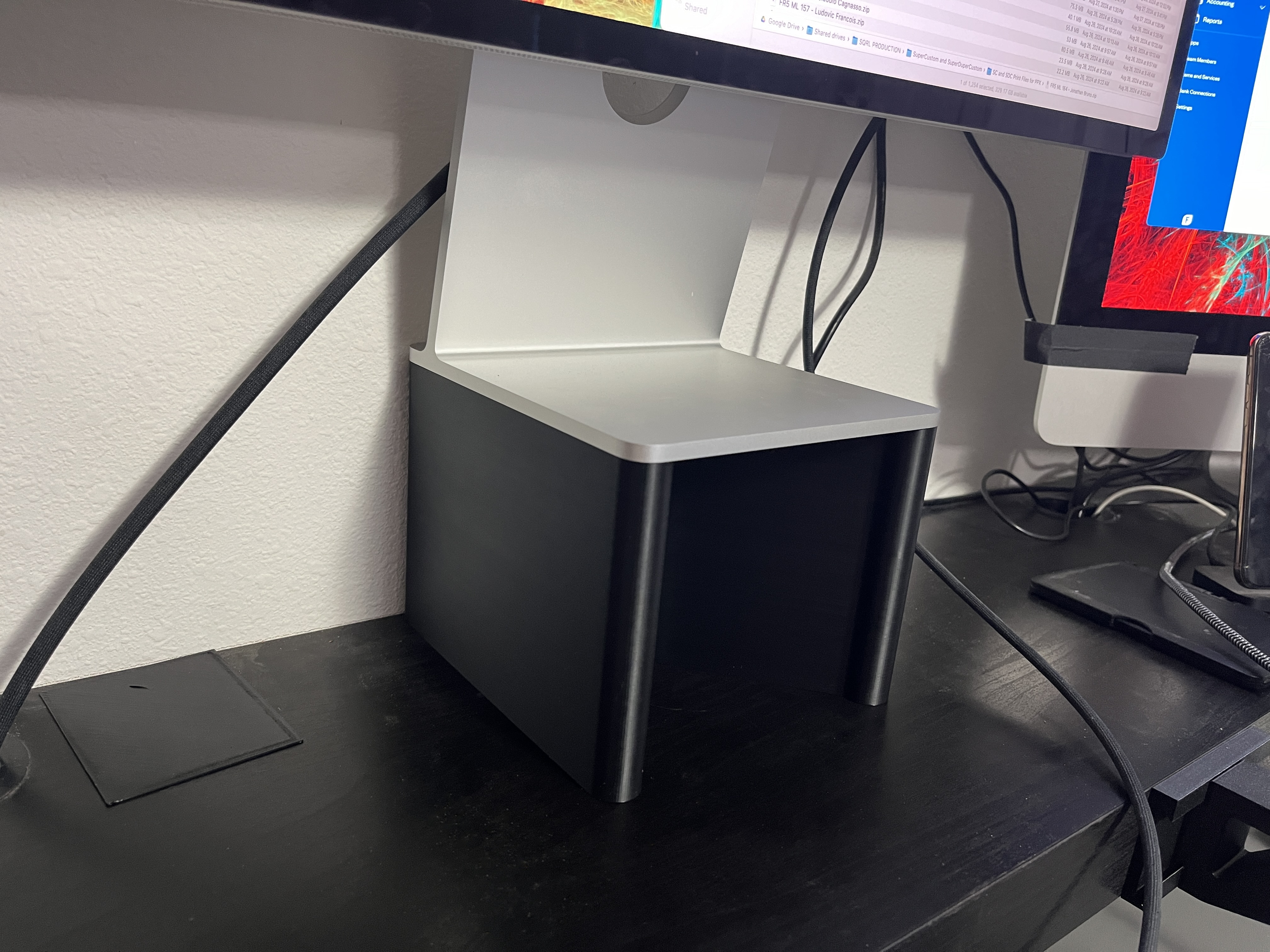 Miniatura 2 do modelo 3D Apple Studio Display Riser Stand