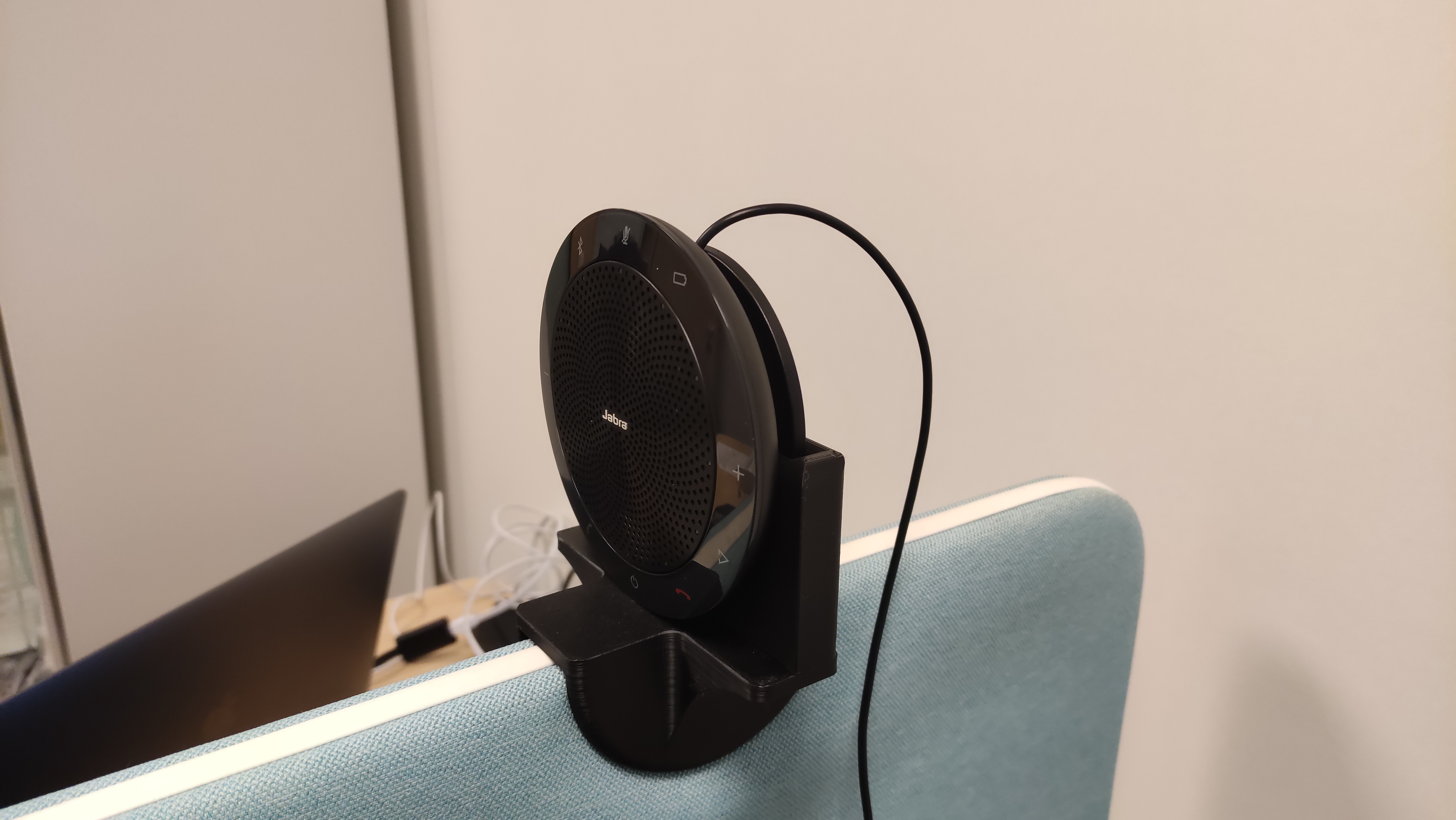 Jabra speaker holder for desk devider