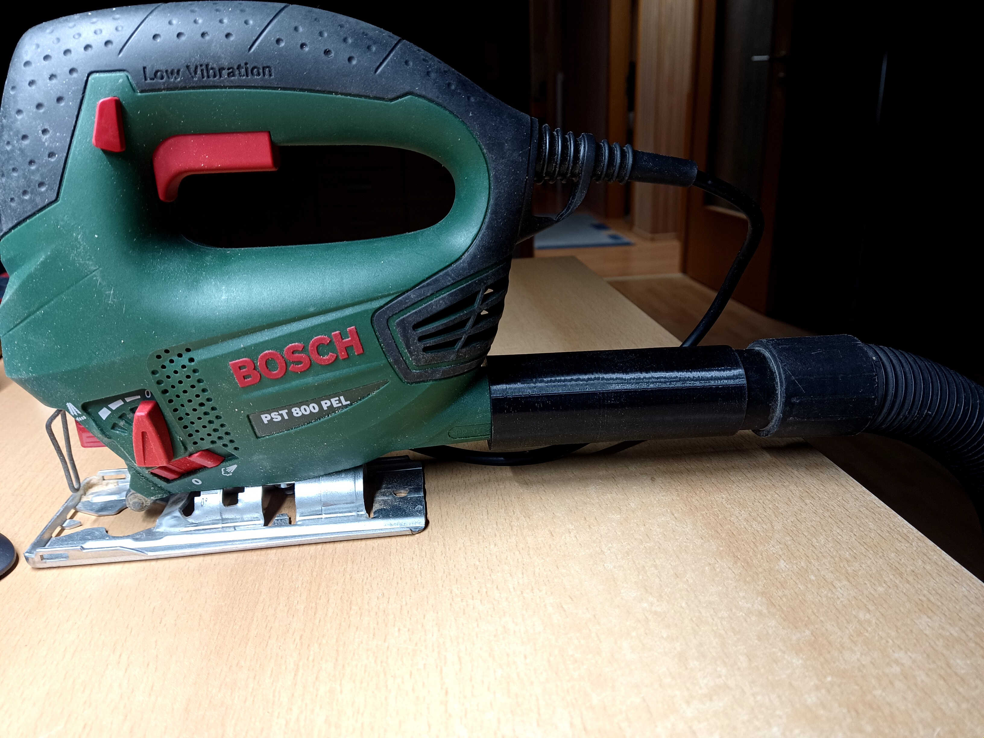 Adapter for Bosch-Jigsaw to 35mm extraction hose (Standard Einhell) / Adapter Bosch Stichsäge zu Einhell