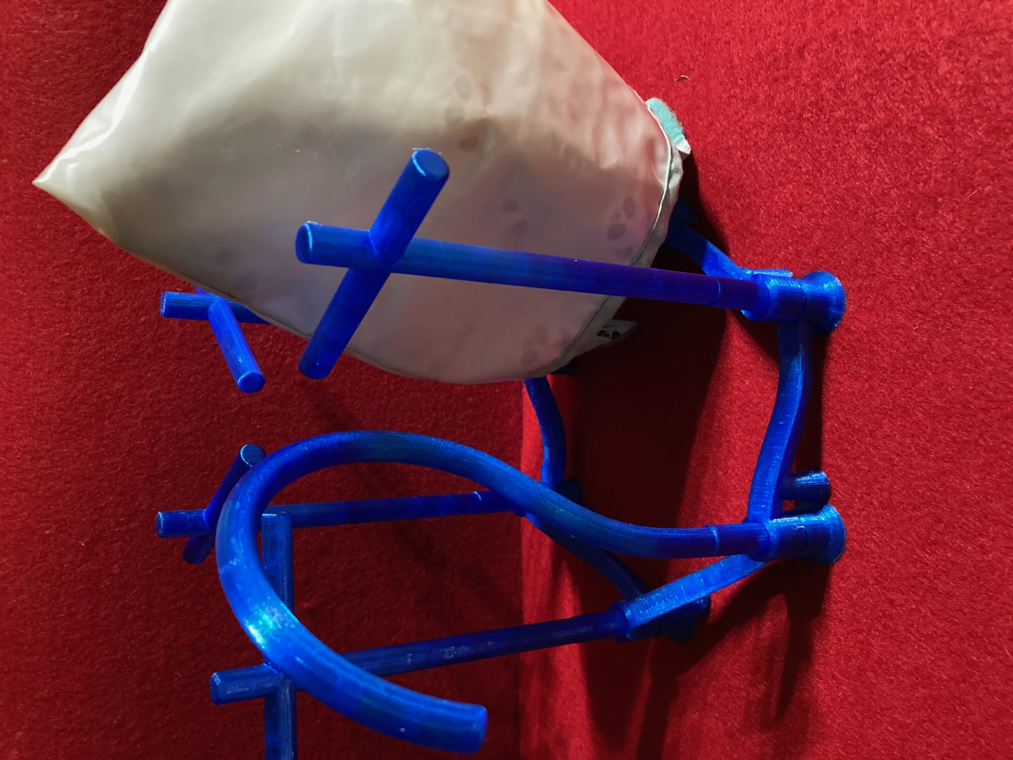 Modular, extendable lunch skin provider