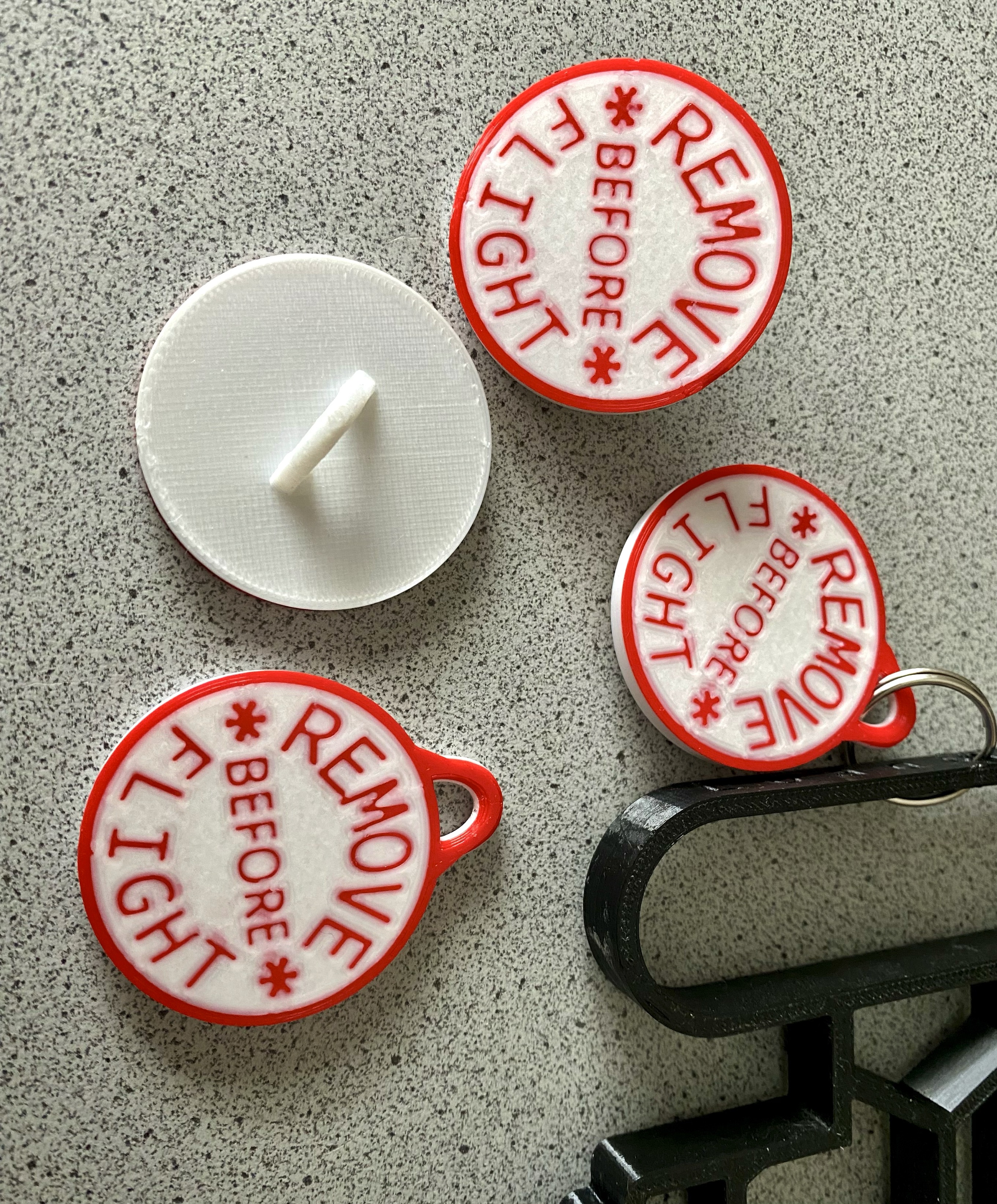 Miniatura 2 do modelo 3D Remove-Before-Flight Round Button