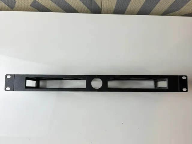 Rack System - Module - Netgear GS108GE with cable hole