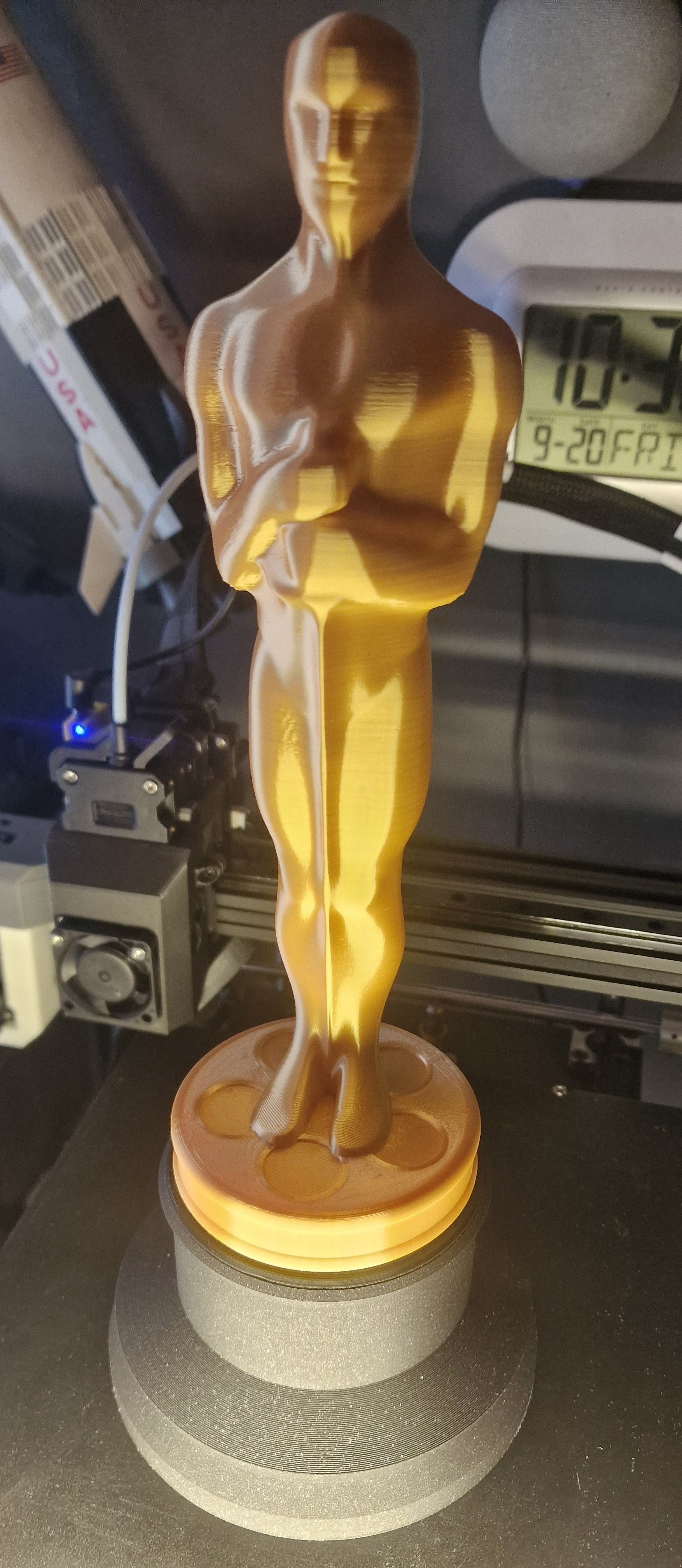 Oscar Statue