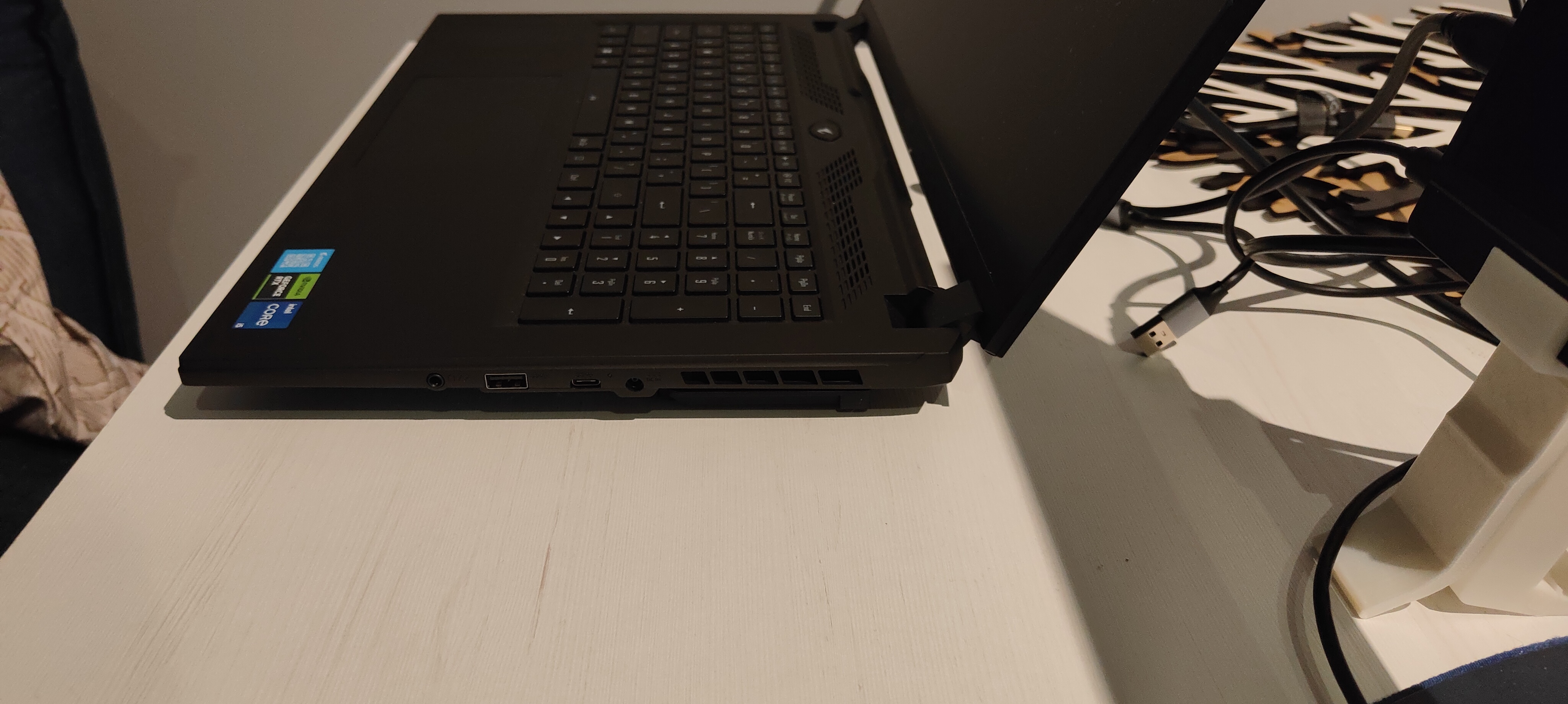 Laptop foldable leg — thumbnail 7