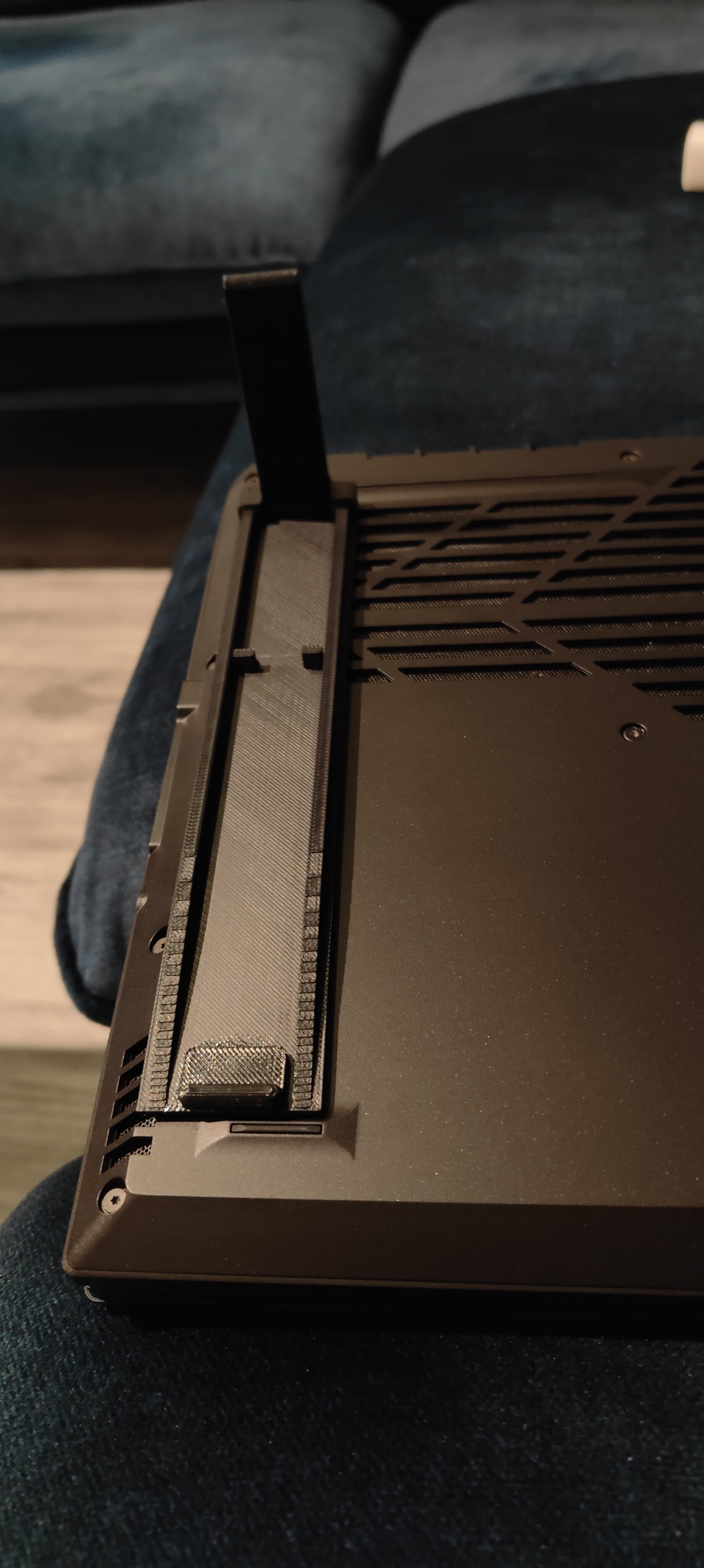Laptop foldable leg — thumbnail 9