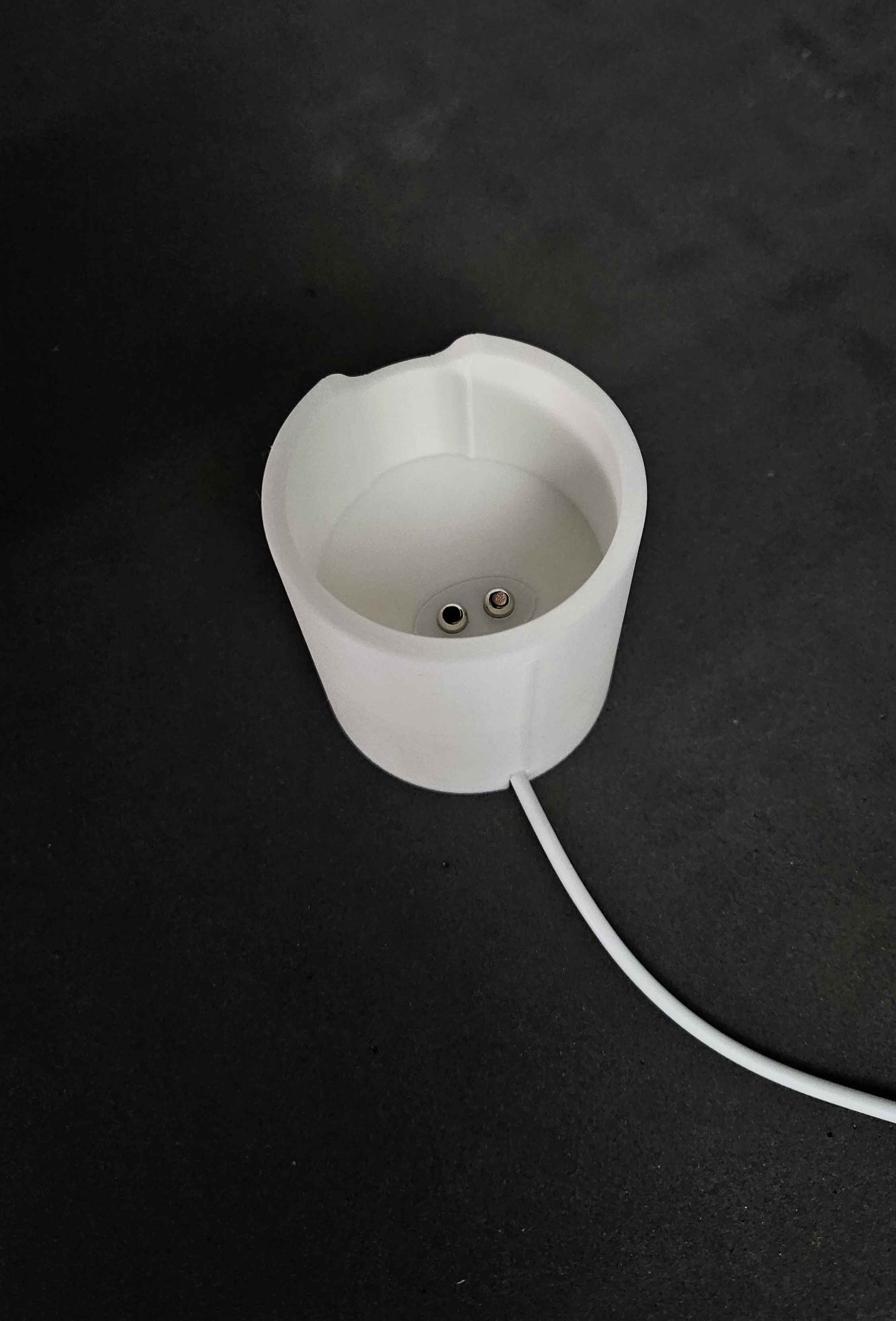 Satisfyer Penguin Charger Dock — thumbnail 2