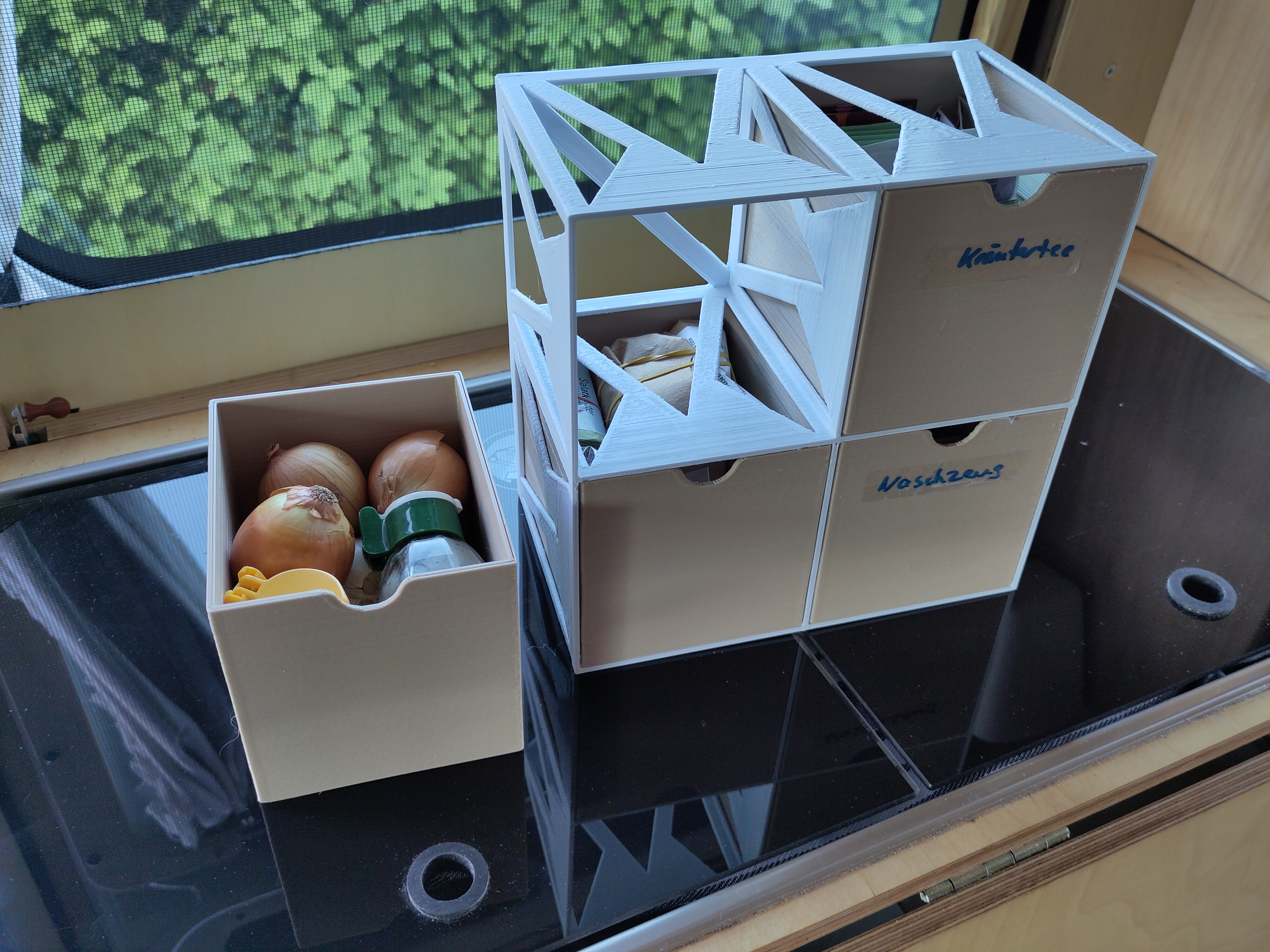 4 Schubladen mit Rahmen