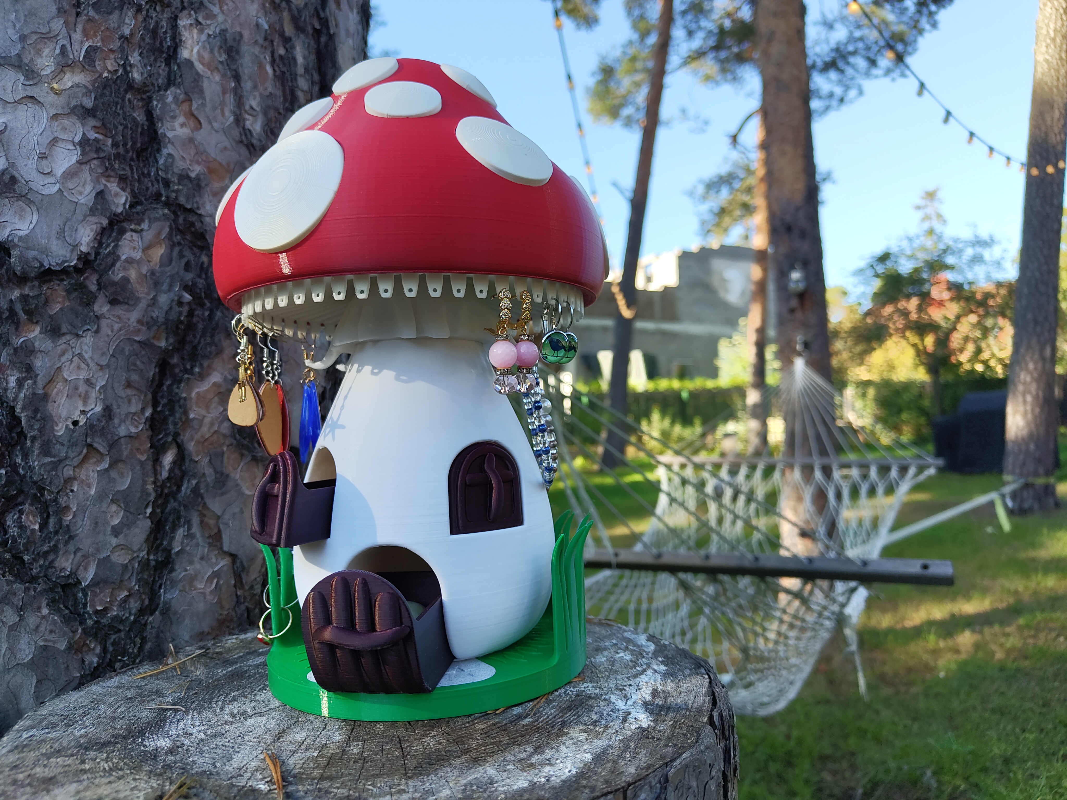 Mushroom house / toadstool jewelry organizer