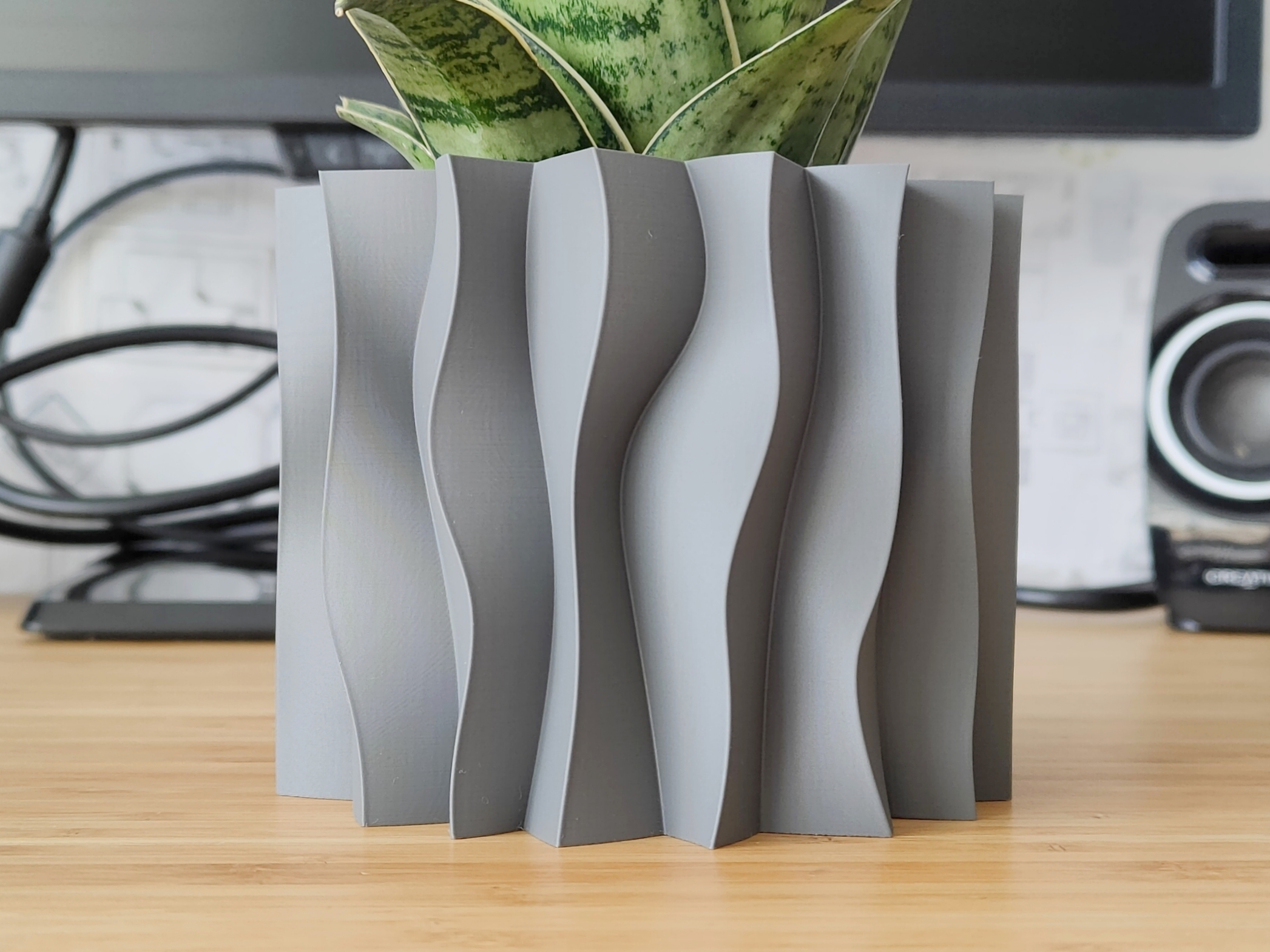 Wavy Plant pot and Planter - Vase mode design