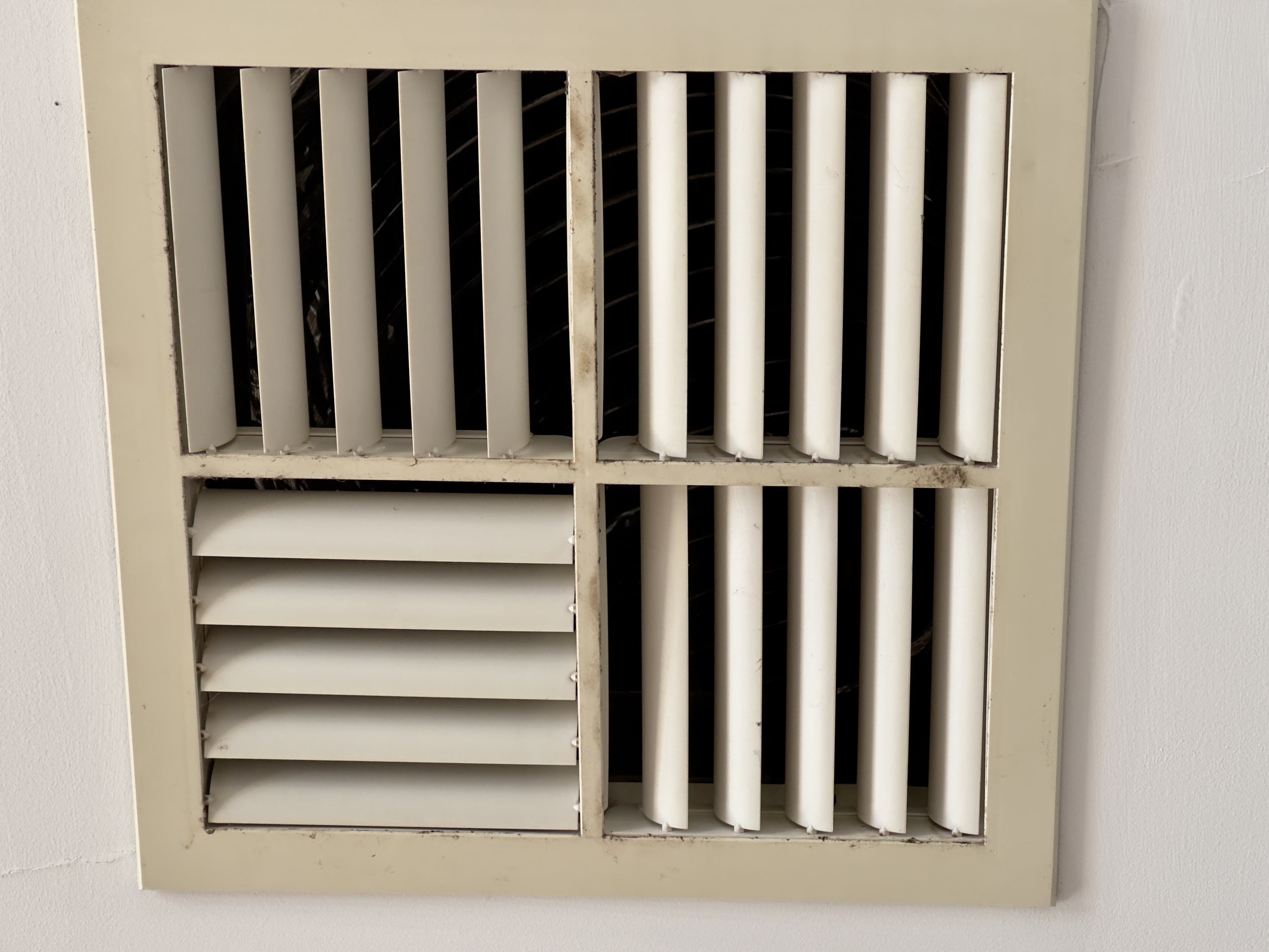 Air conditioning vent