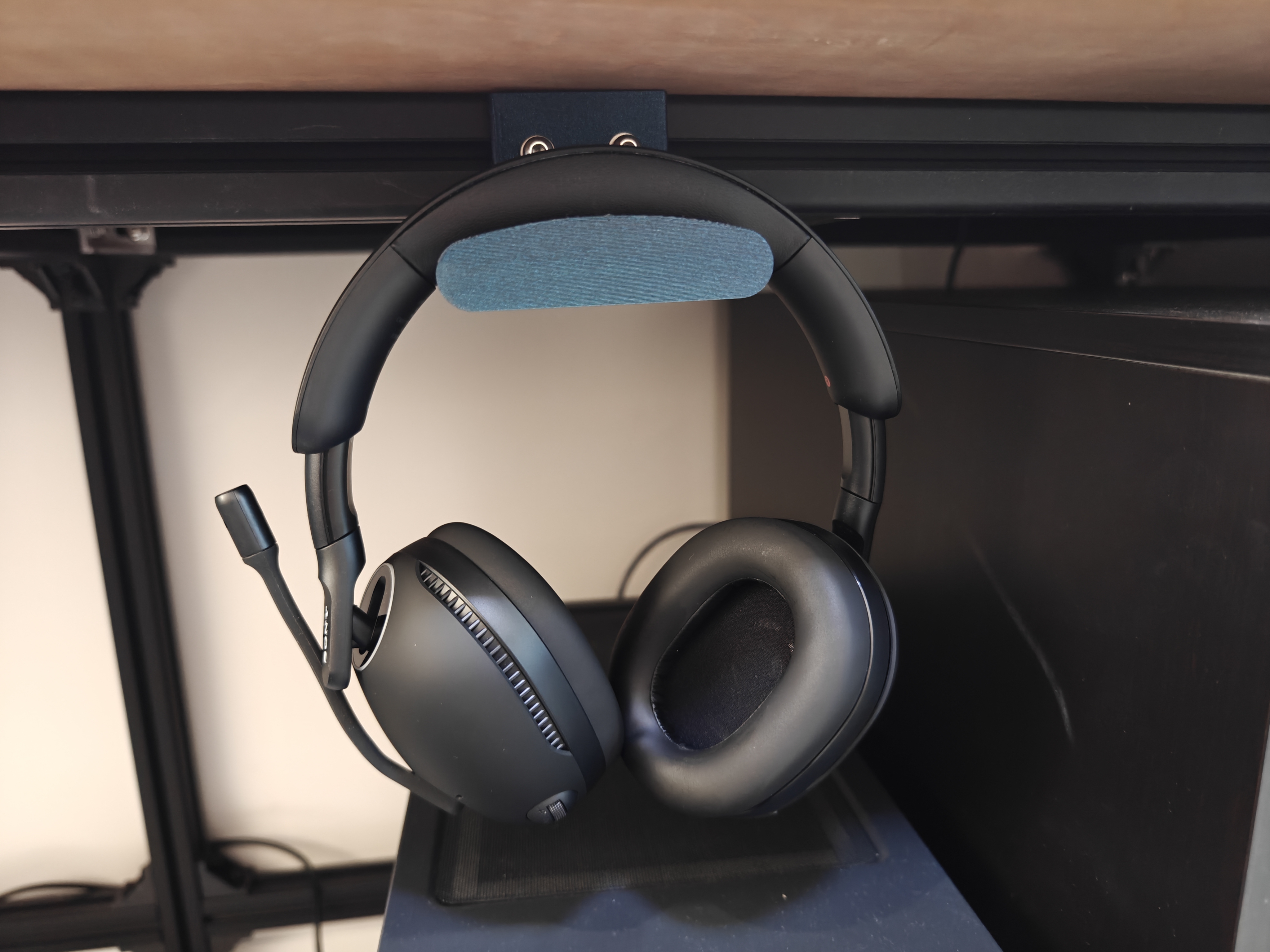 Headphone stand for 4040 aluminum extrusion profile