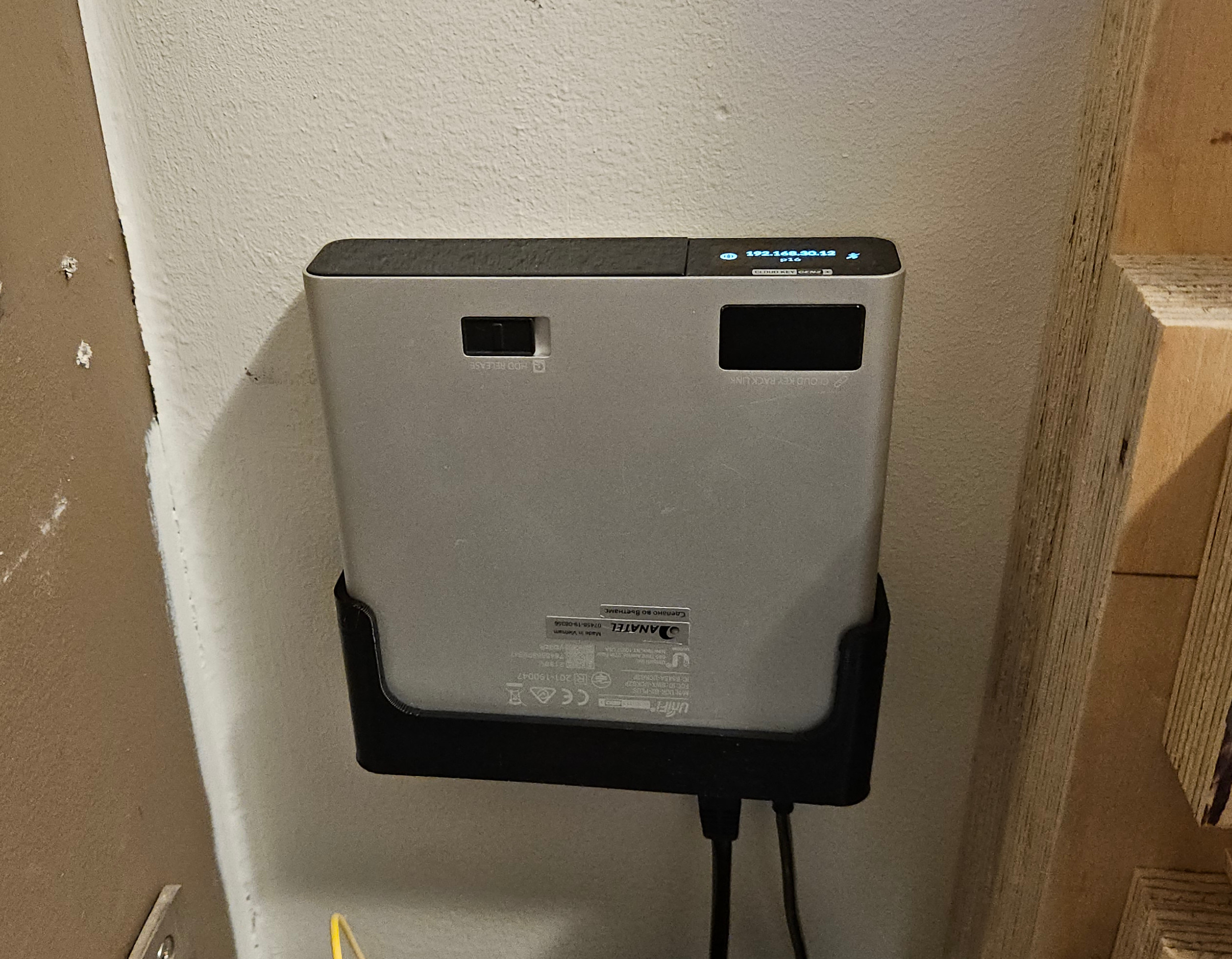 Unifi CloudKey Gen2+ wall mount