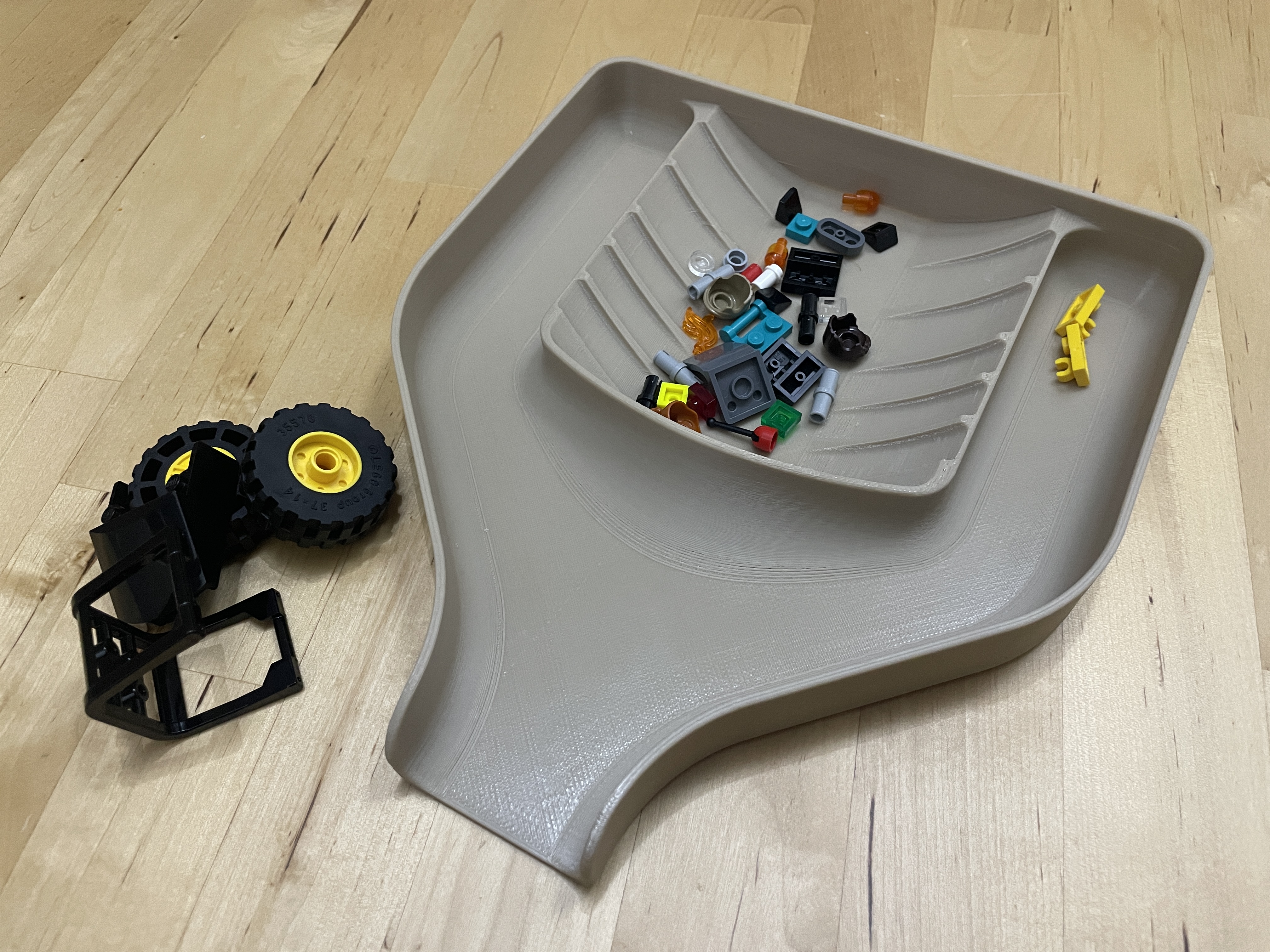 Multi-Sort V2. A sorting tray for variable sized items