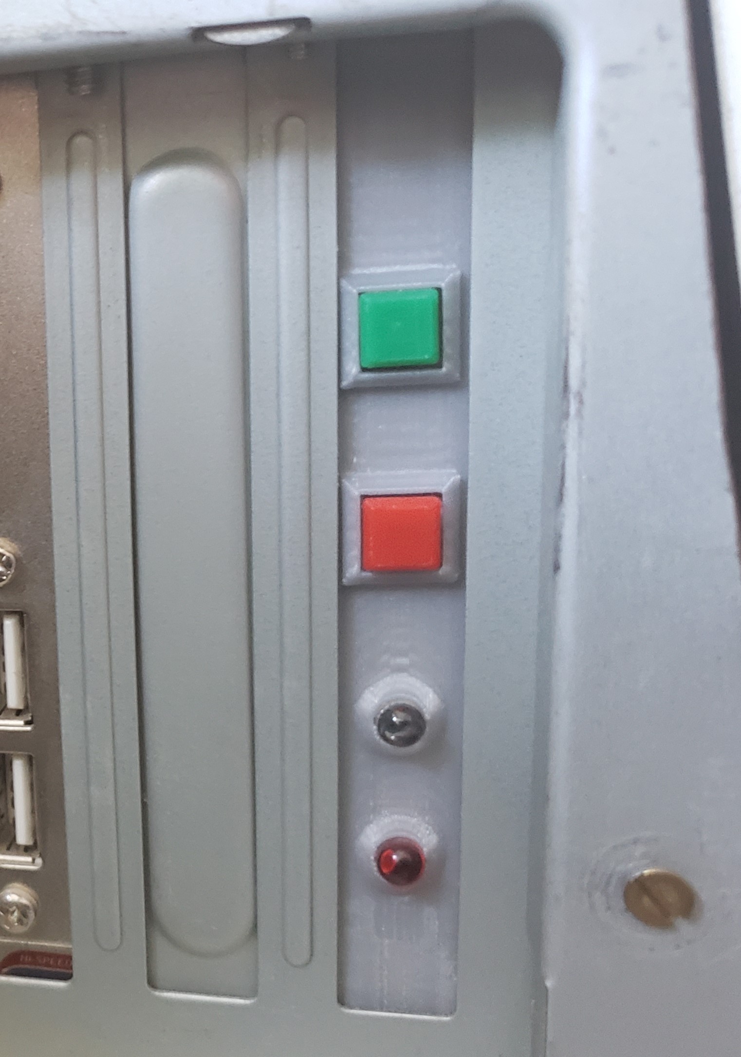 Slot Cover for a 4in1 Front-Panel-Connector Cable