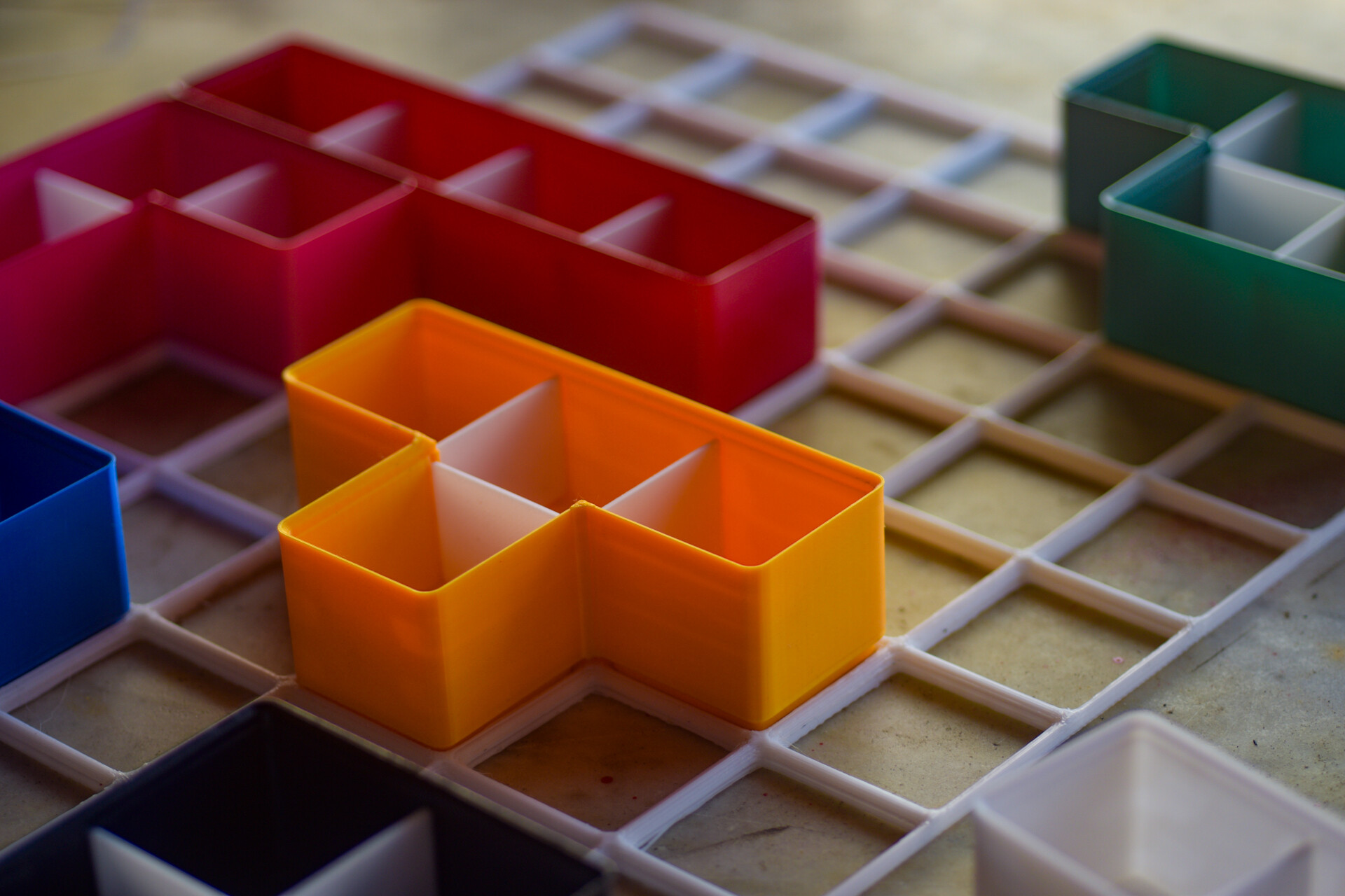 Gridfinity Tetrominoes Bins (Tetris) - T - (3/7), removable dividers, stackable