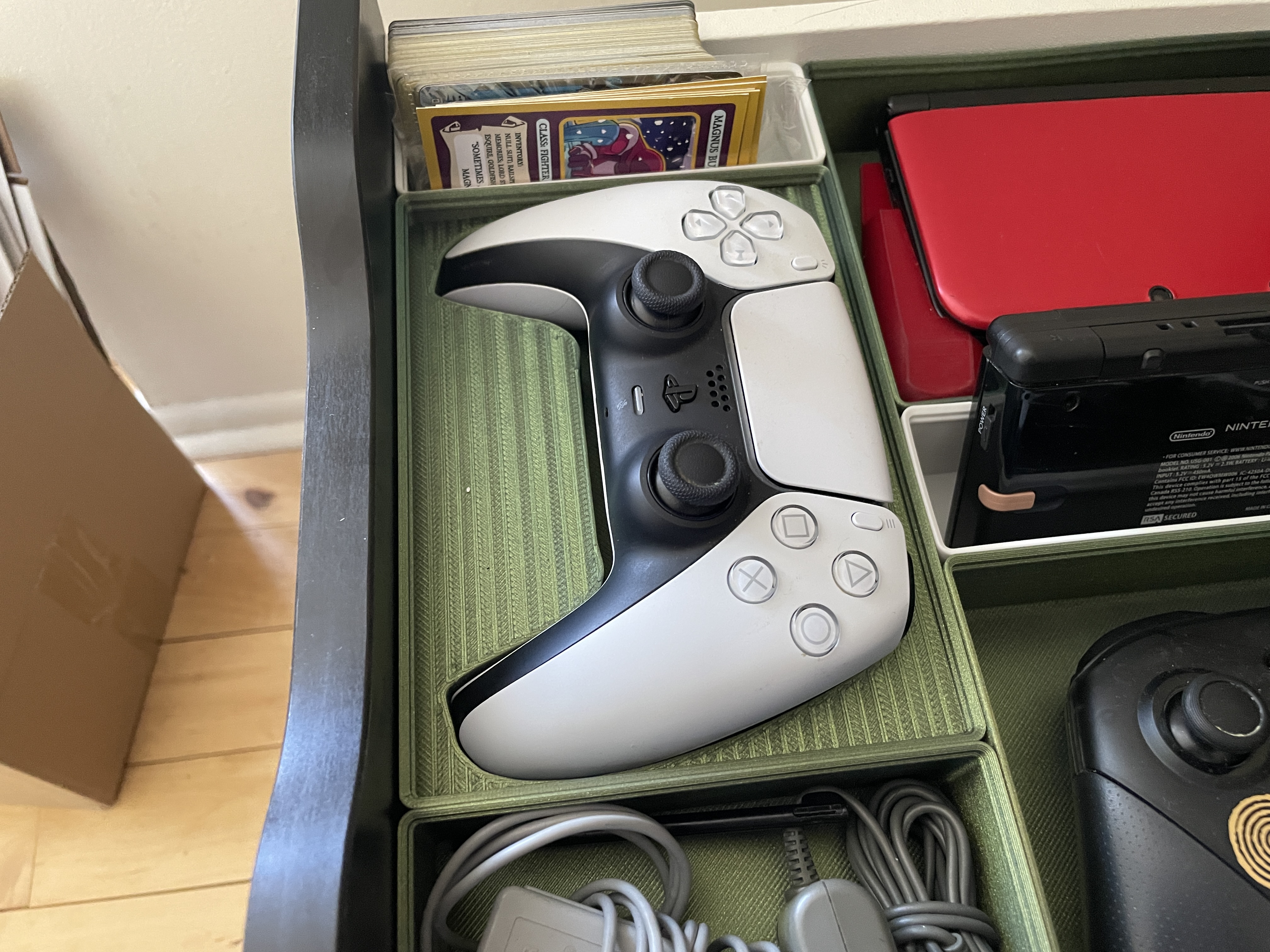 Gridfinity PS5 controller holder 3x4