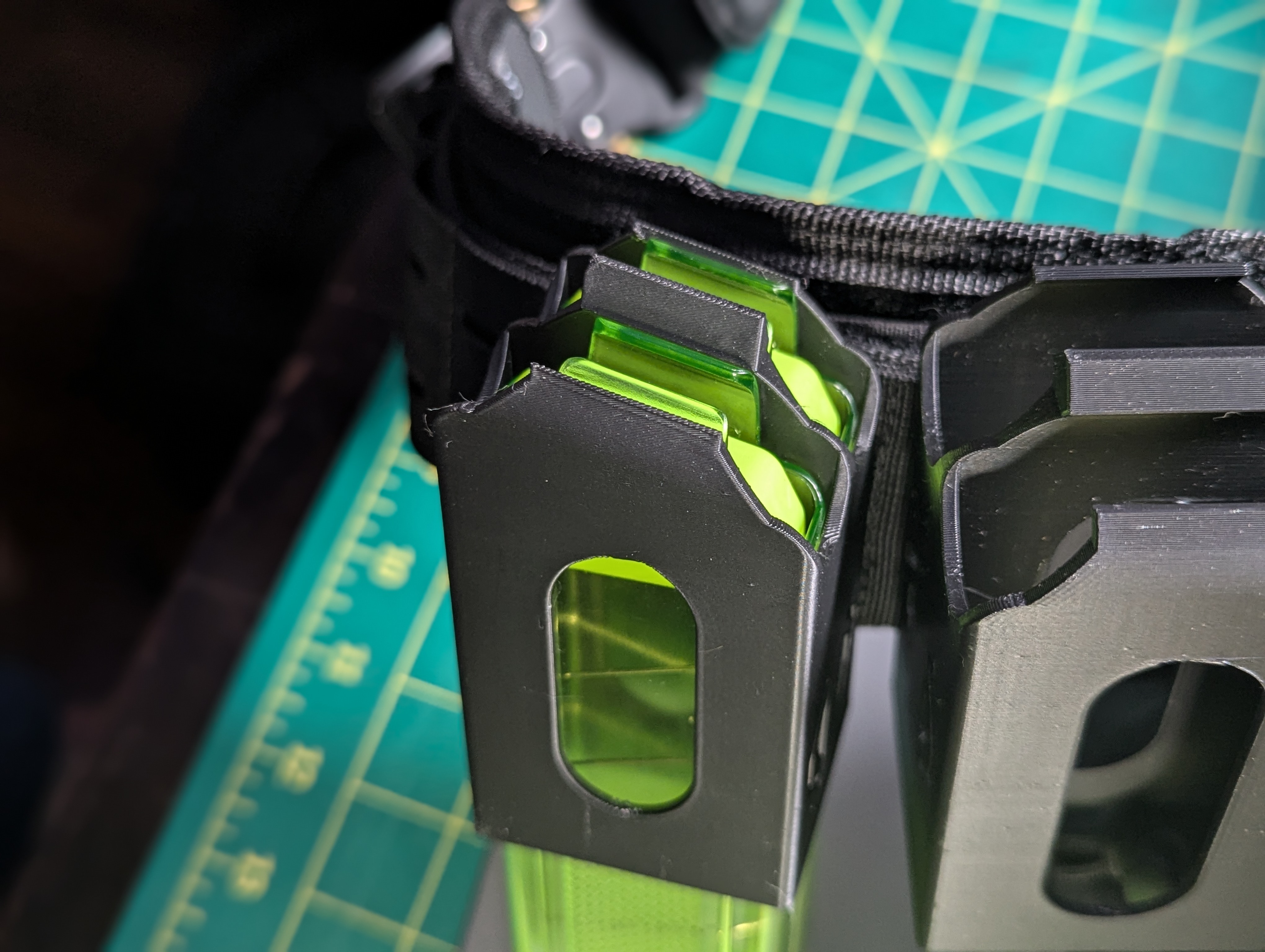 Mini Slanted Talon Mag Holder, Belt (Nightingale, Venom Pro) Top-loadable Open