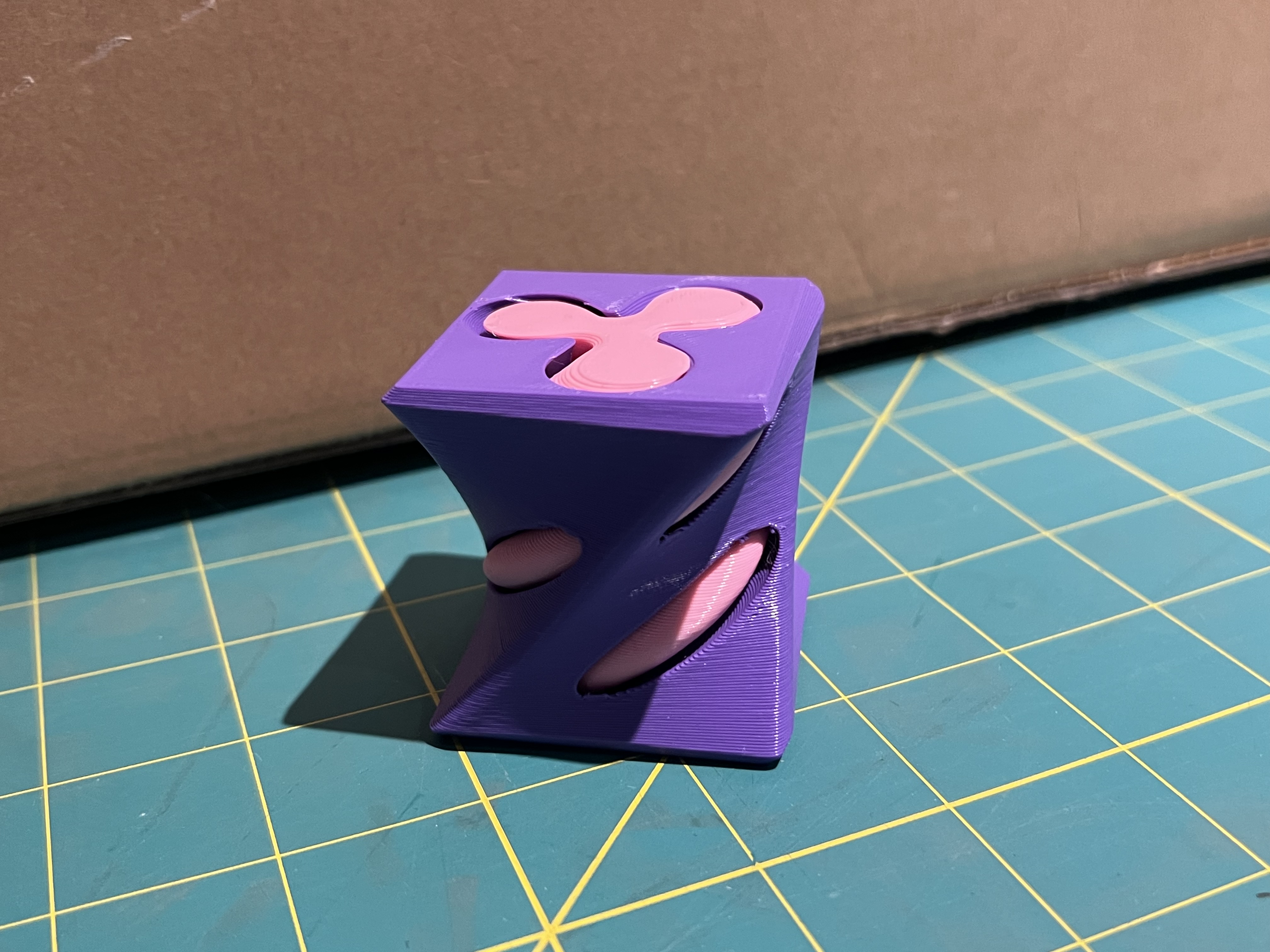 Twisted Fidget Cube Helix Passthrough