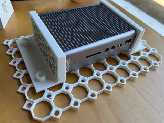Multiboard Caldigit TS3 holder for underware