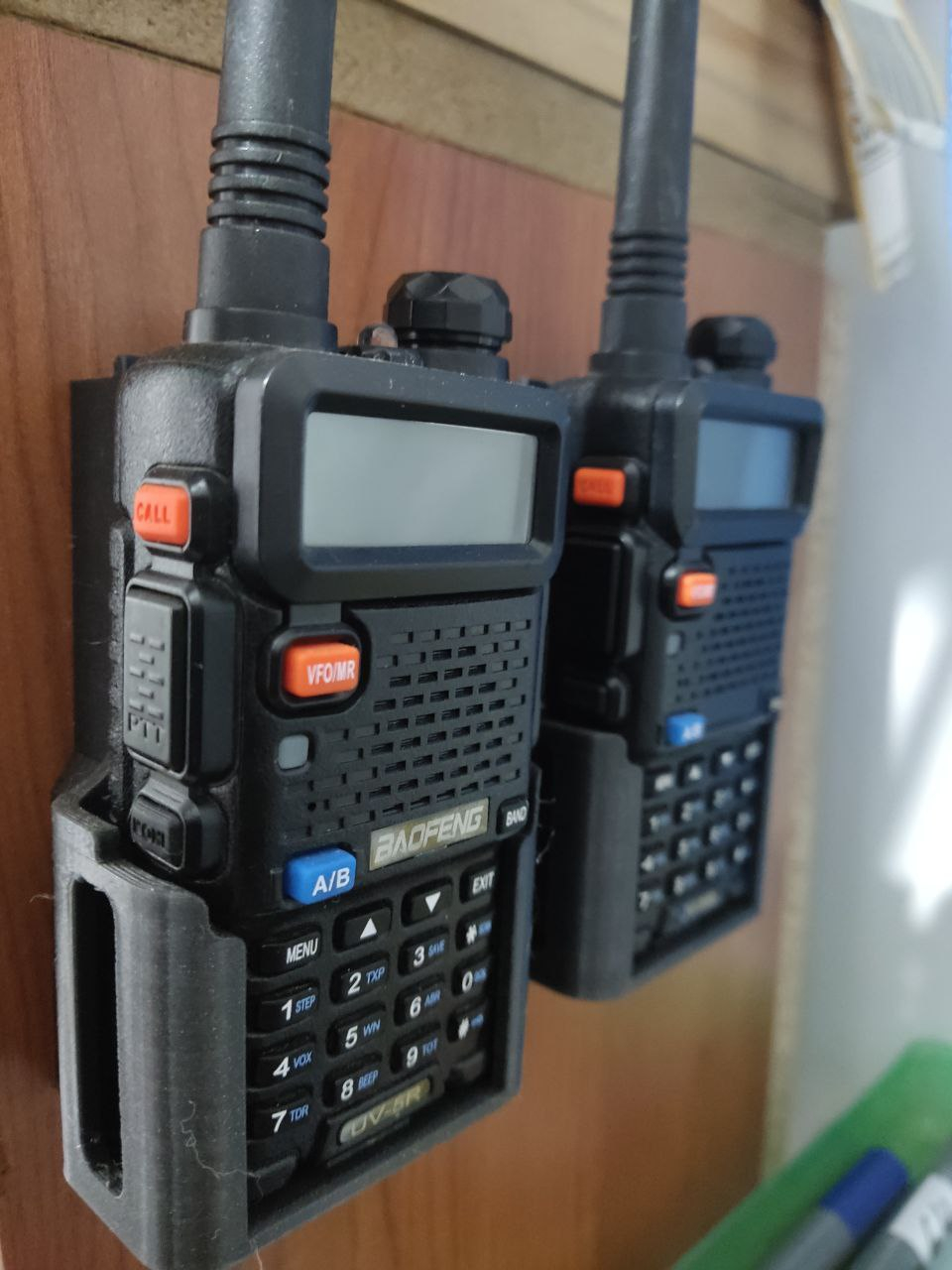 Baofeng UV-5R Wall-Mount