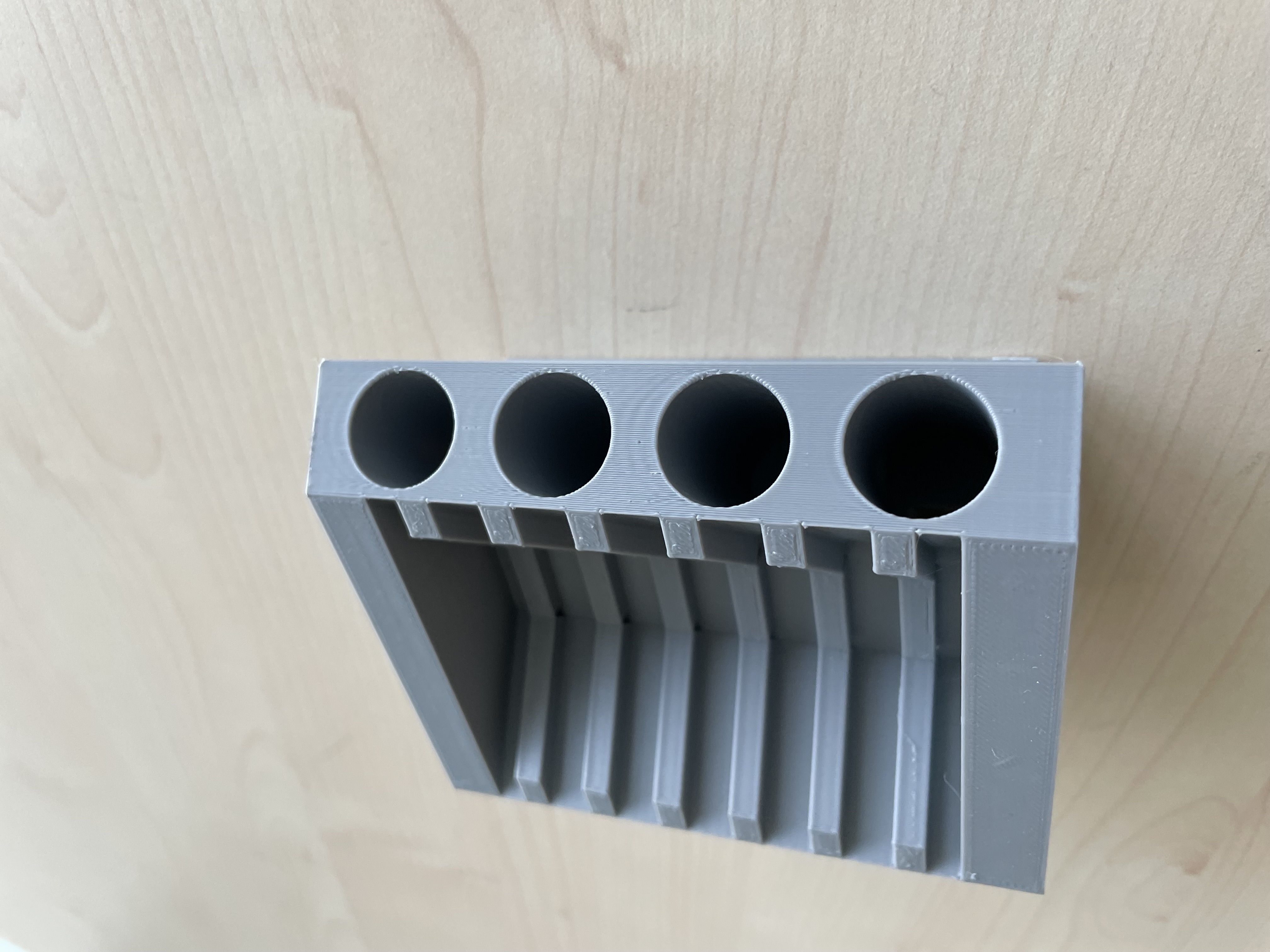 Miniatura 3 do modelo 3D V8 Engine block pen holder