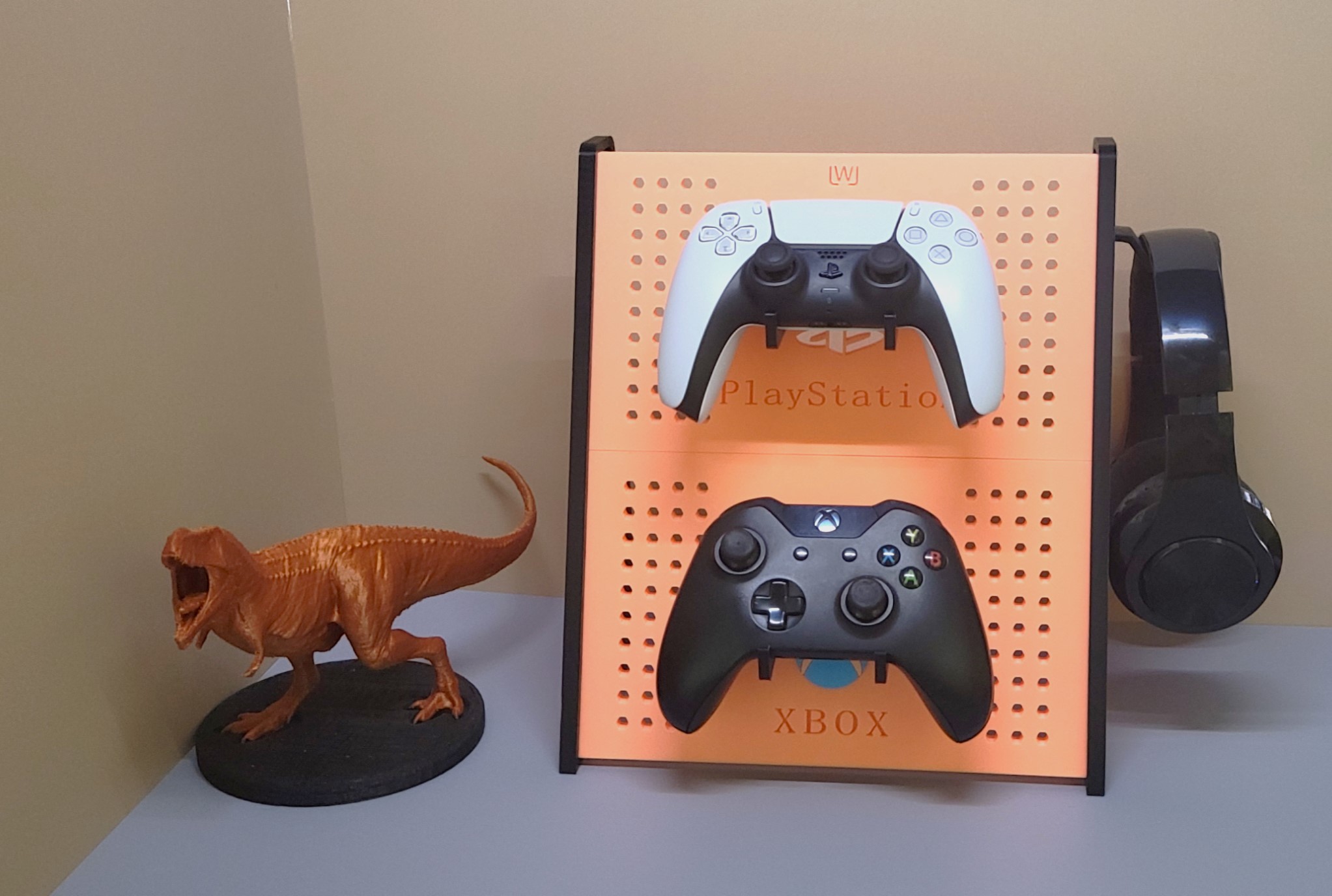 PS5 and Xbox controller storage rack