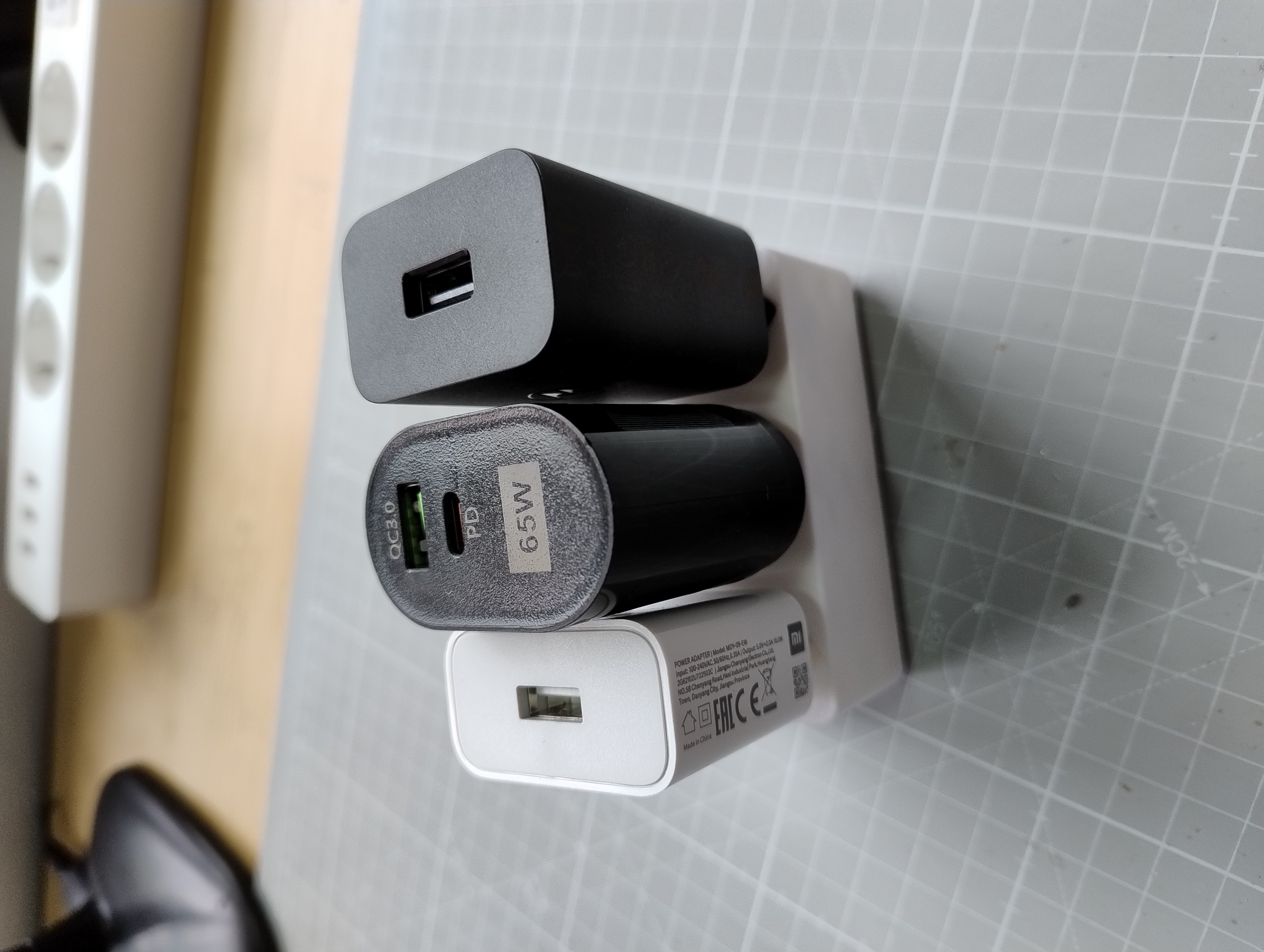 Gridfinity beefy USB charger