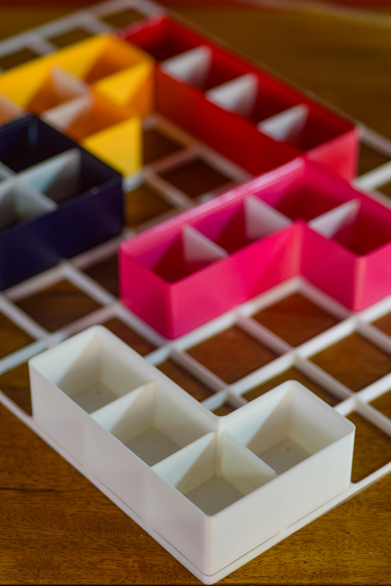 Gridfinity Tetrominoes Bins (Tetris) - L- (5/7), removable dividers, stackable
