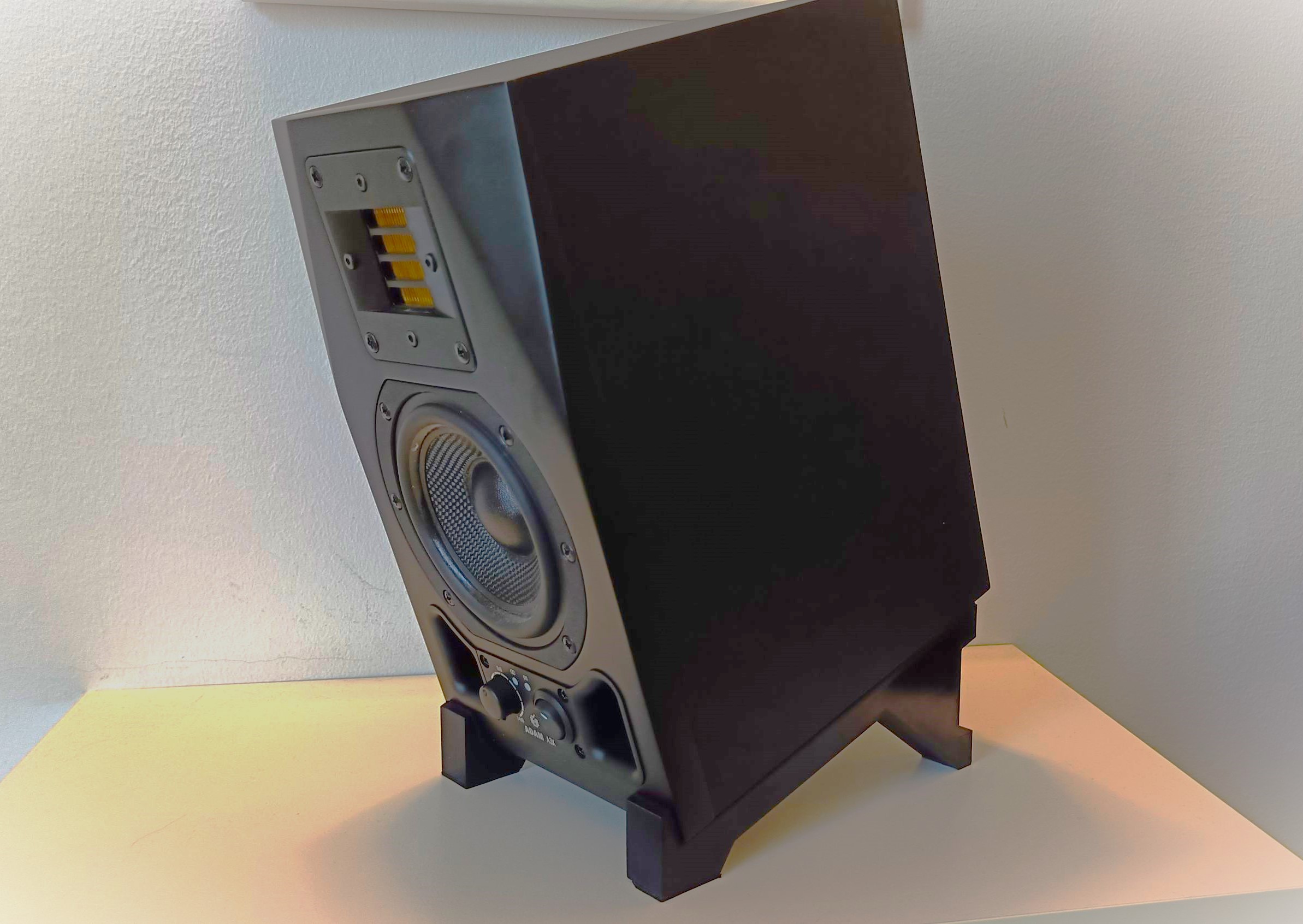 Tilted Speaker Stand — thumbnail 3